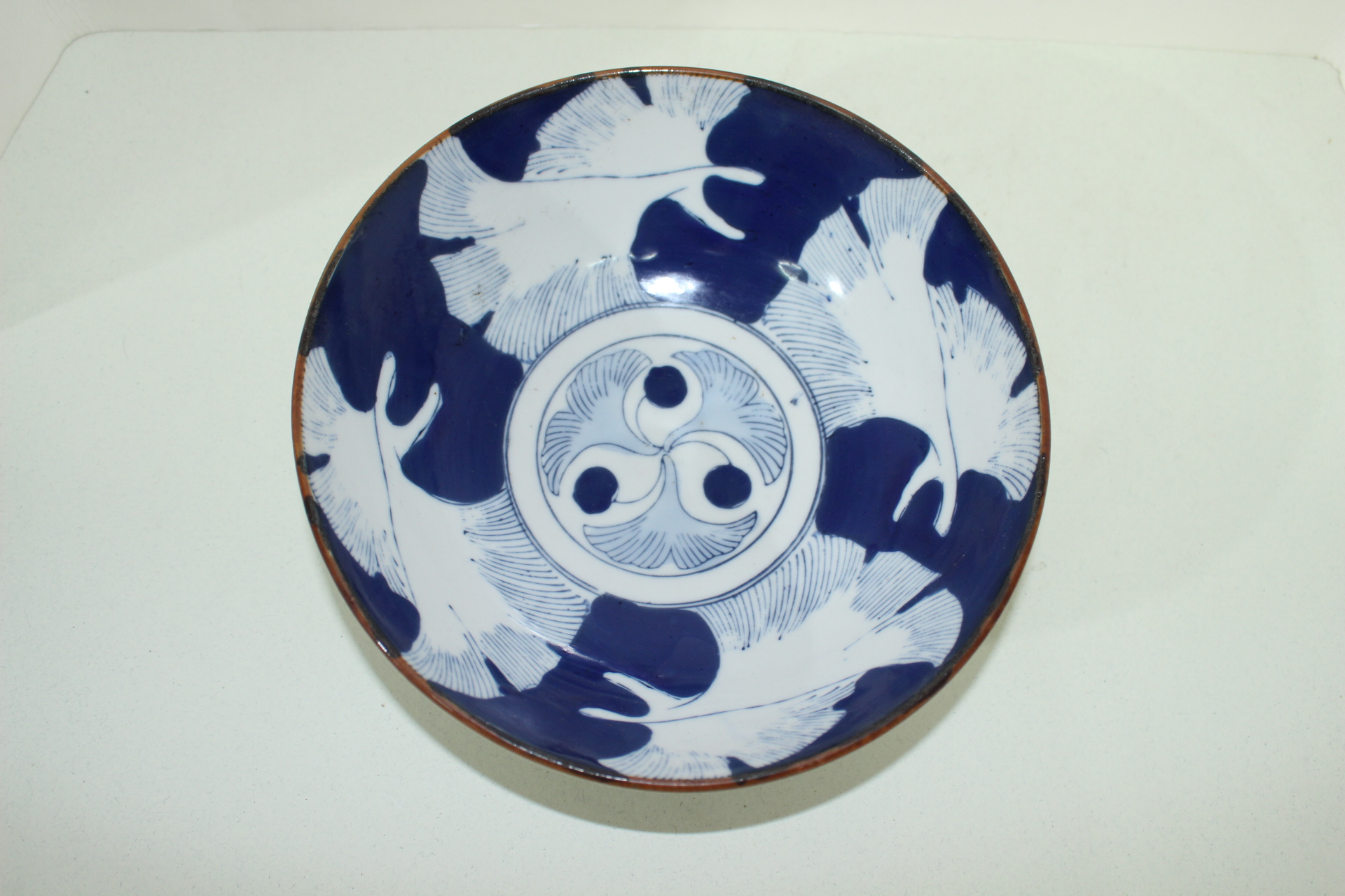 연대가좋은 청화백자단풍잎문 대완