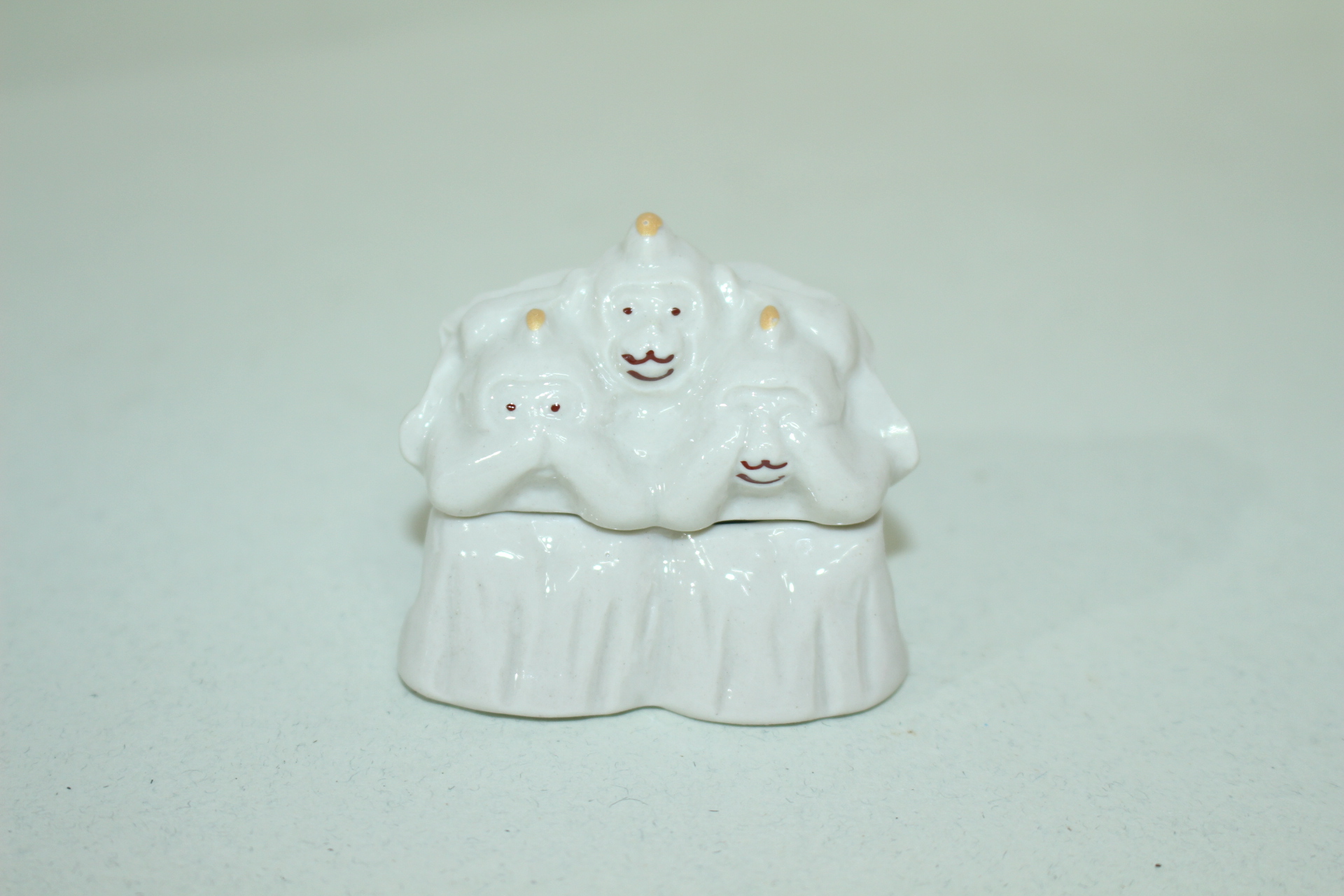 백자 원숭이 향합