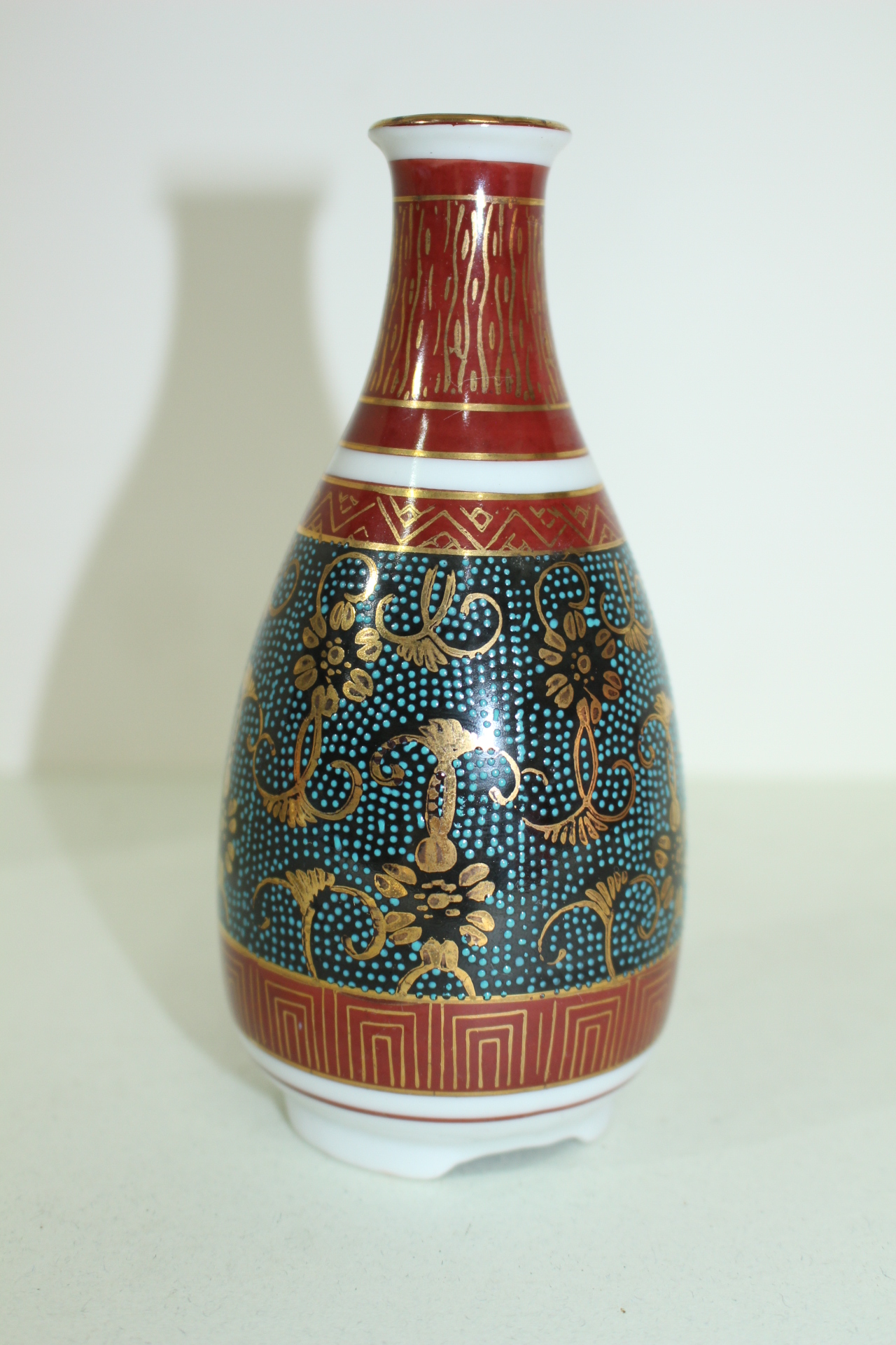 구다니(九谷) 진사백자금채화문 주병