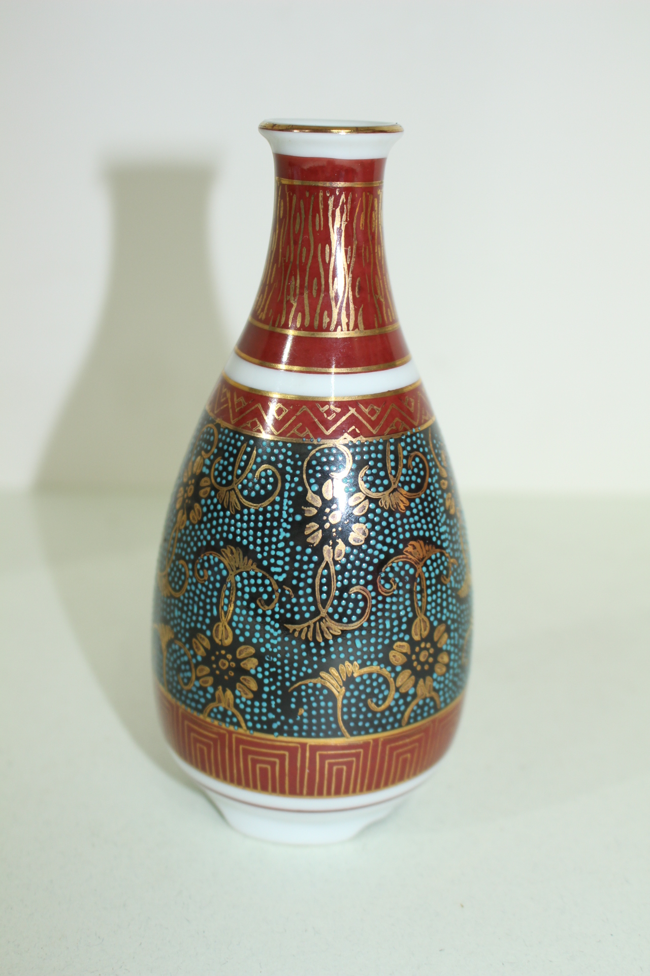 구다니(九谷) 진사백자금채화문 주병