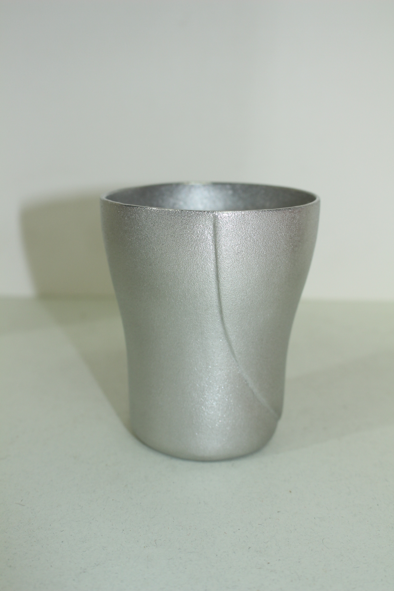 주석으로된 미사용 잔