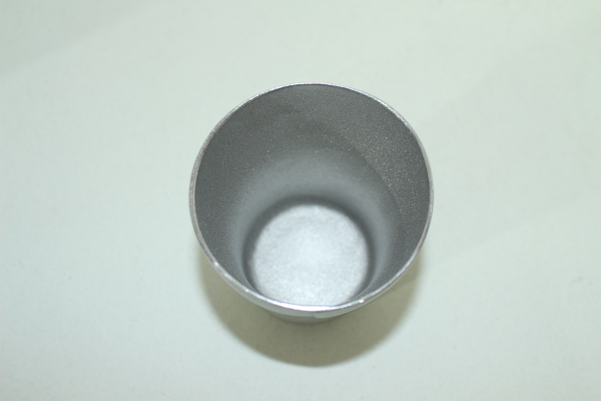 주석으로된 미사용 잔