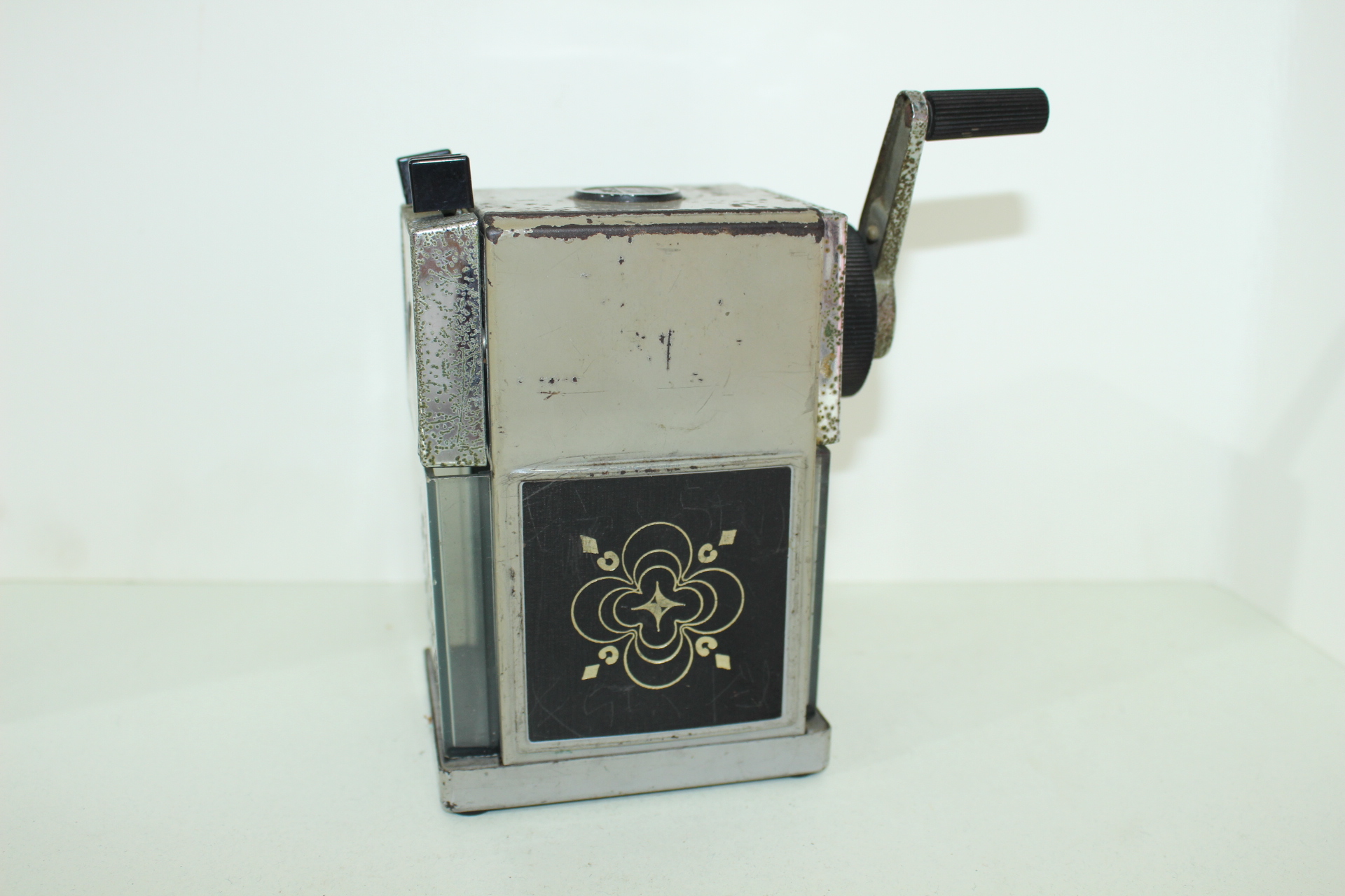 근대사 연필깍이