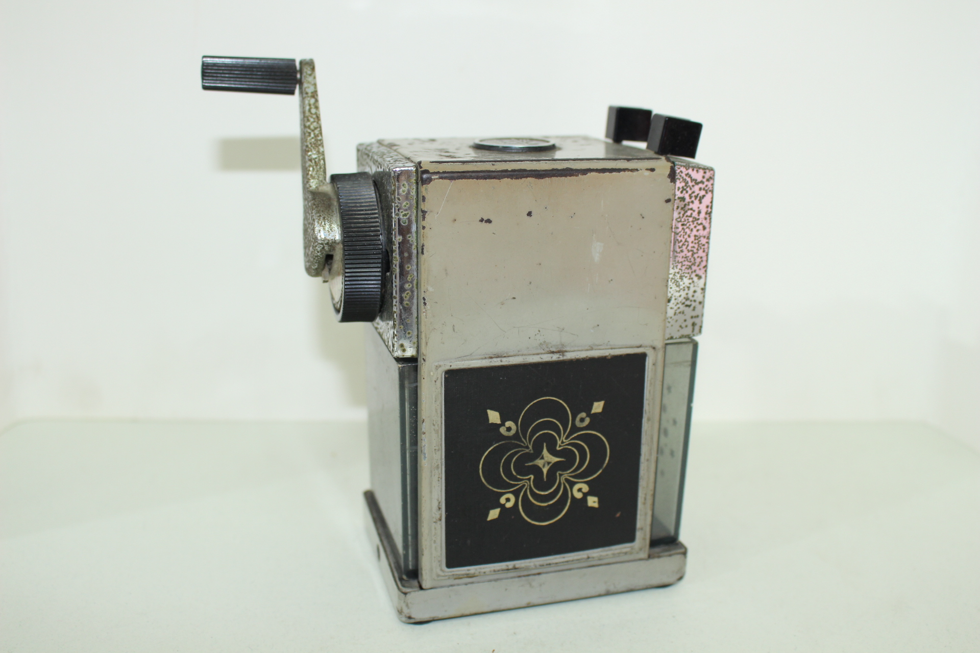 근대사 연필깍이