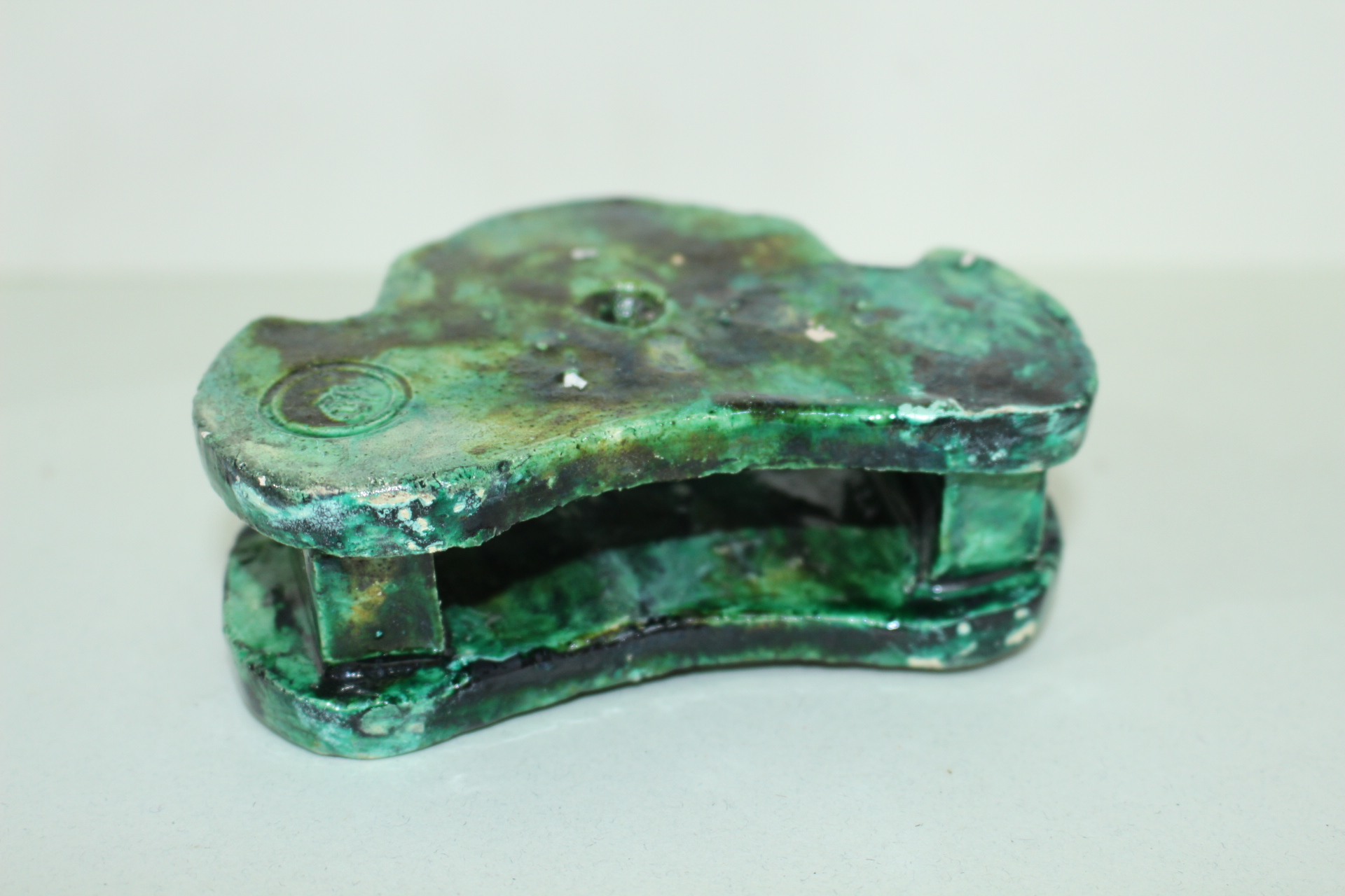 라꾸청자 양각귀면 차도구 작품