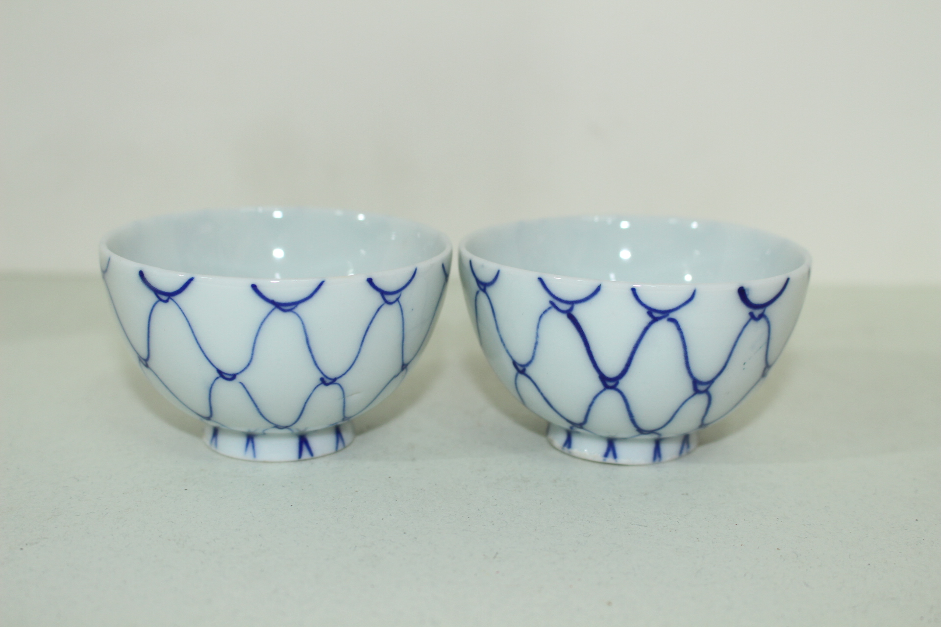 연대가좋은 청화백자 그물문 잔2점