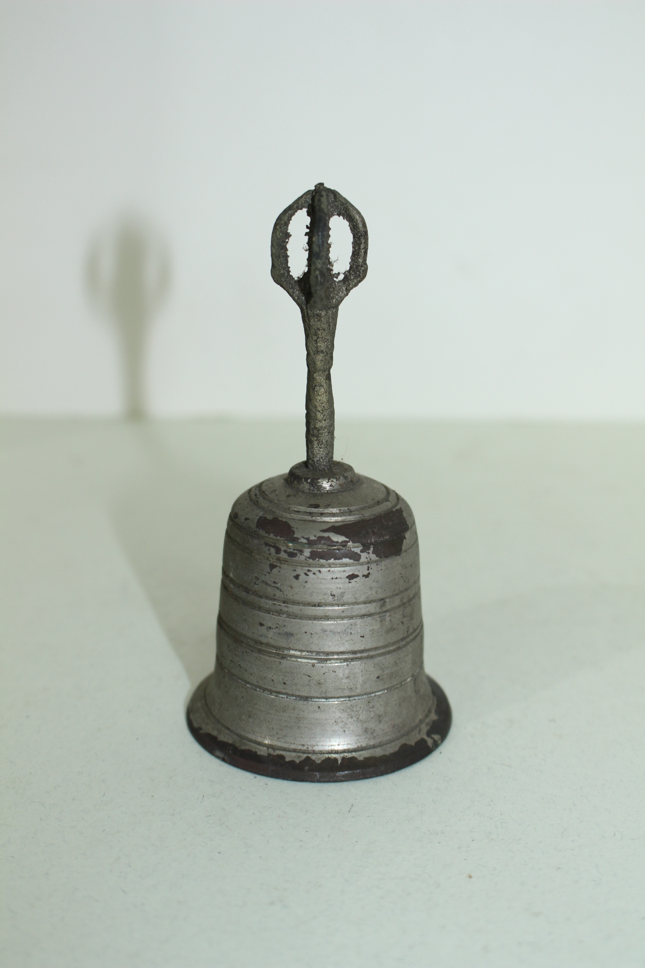 연대가좋은 청동으로된 손잡이 종