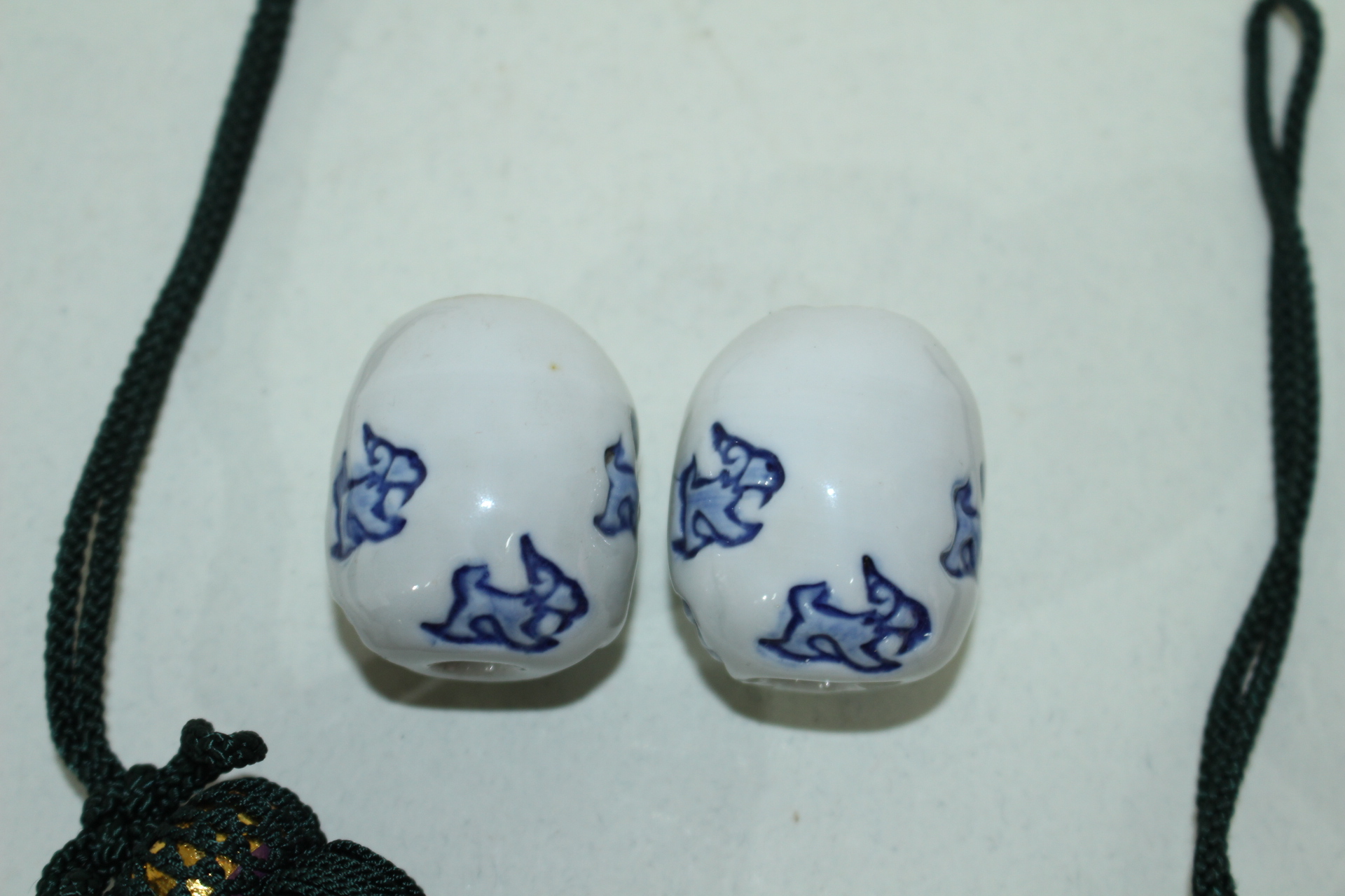 연대가좋은 이마리 청화백자 해태용문 추(풍진) 1쌍