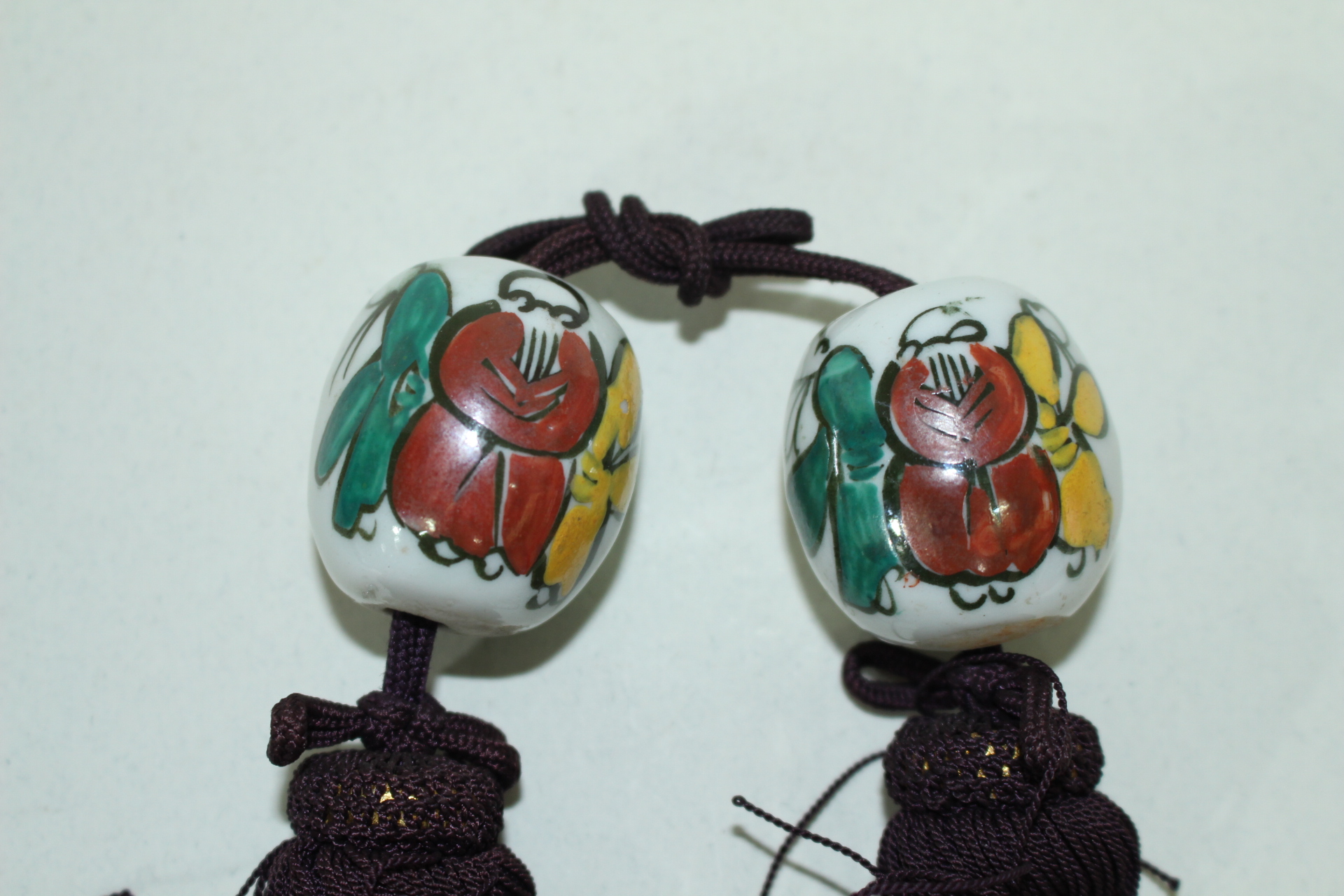 연대가좋은 이마리 청화백자 도인문 추(풍진) 1쌍