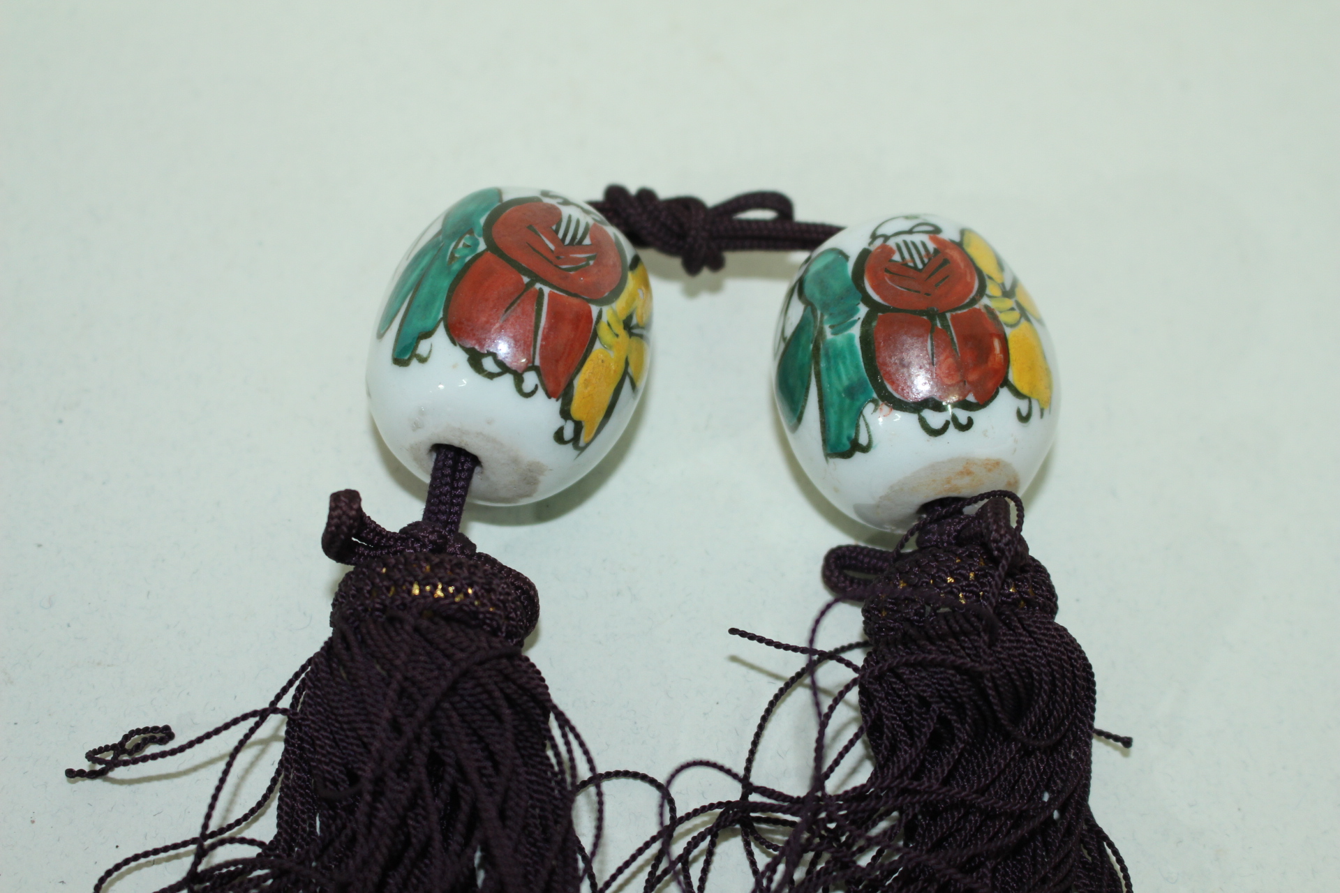 연대가좋은 이마리 청화백자 도인문 추(풍진) 1쌍