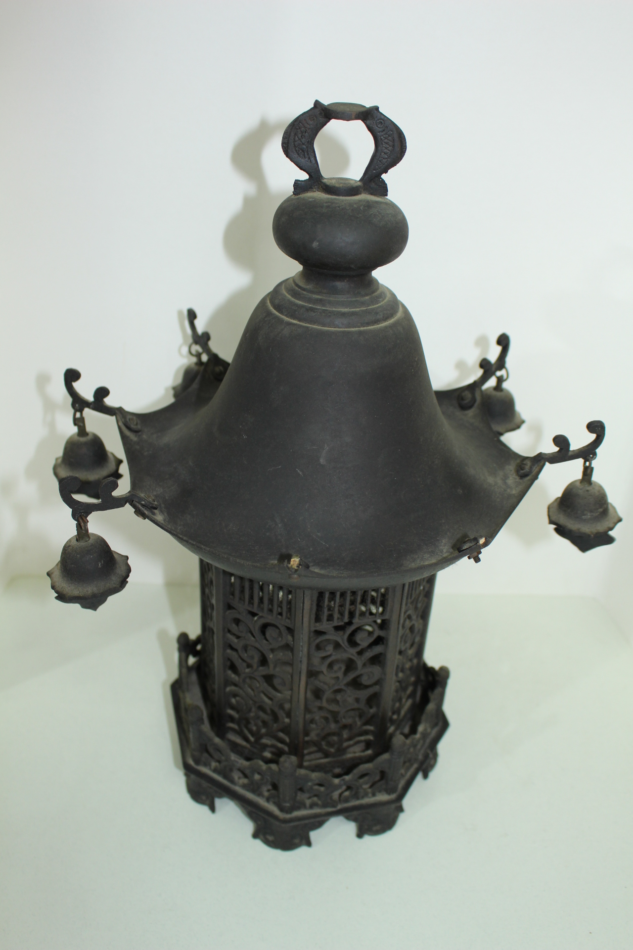 골동-묵직한 청동으로된 등