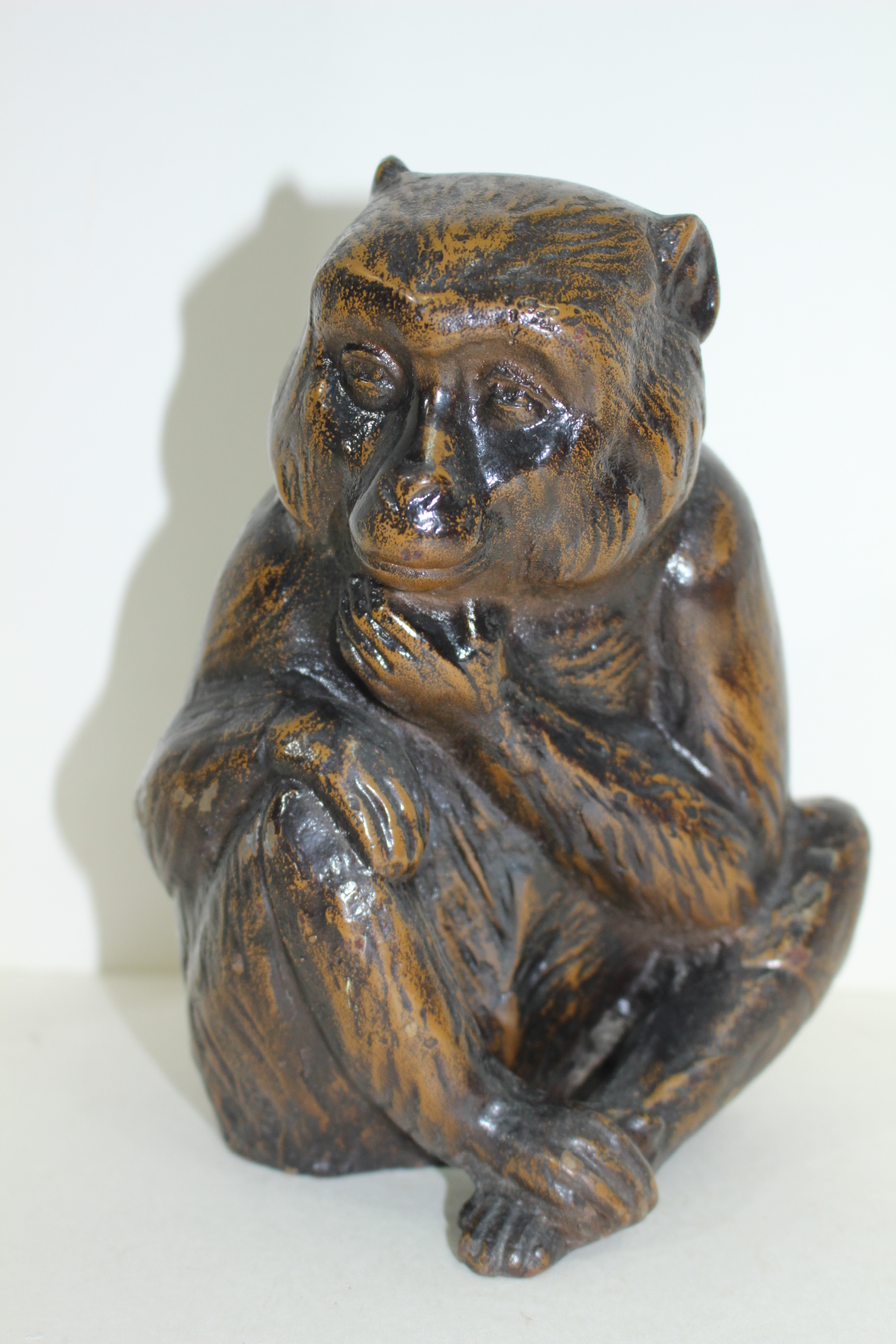 아주묵직한 무쇠로된 원숭이 조각상