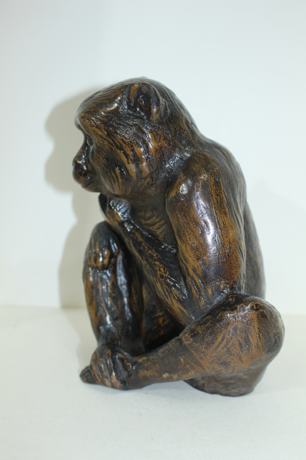 아주묵직한 무쇠로된 원숭이 조각상