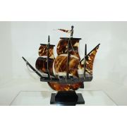 거북이 등껍질인데모재질로된 배 조각상