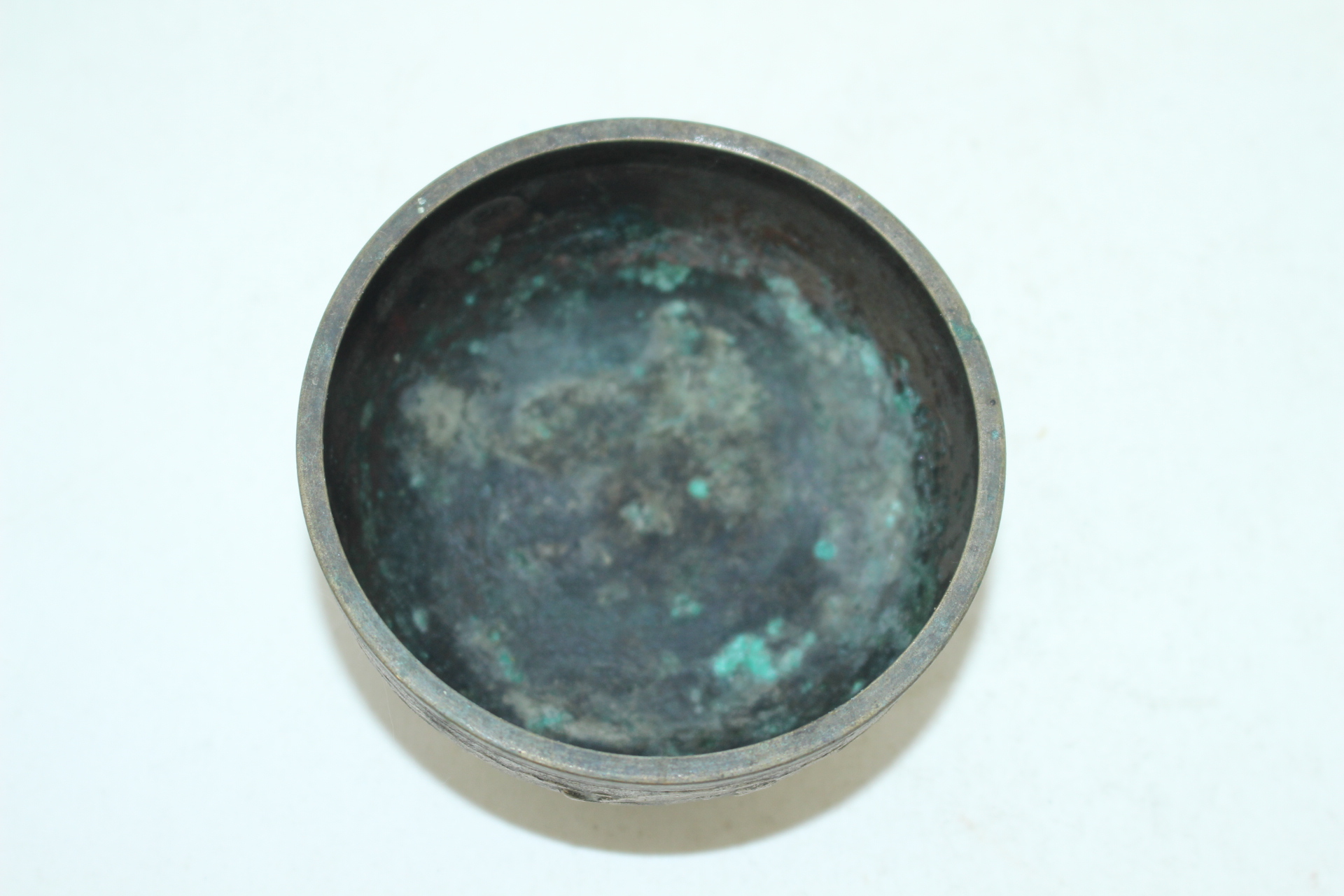 청동으로된 비천문이 양각된 좌종