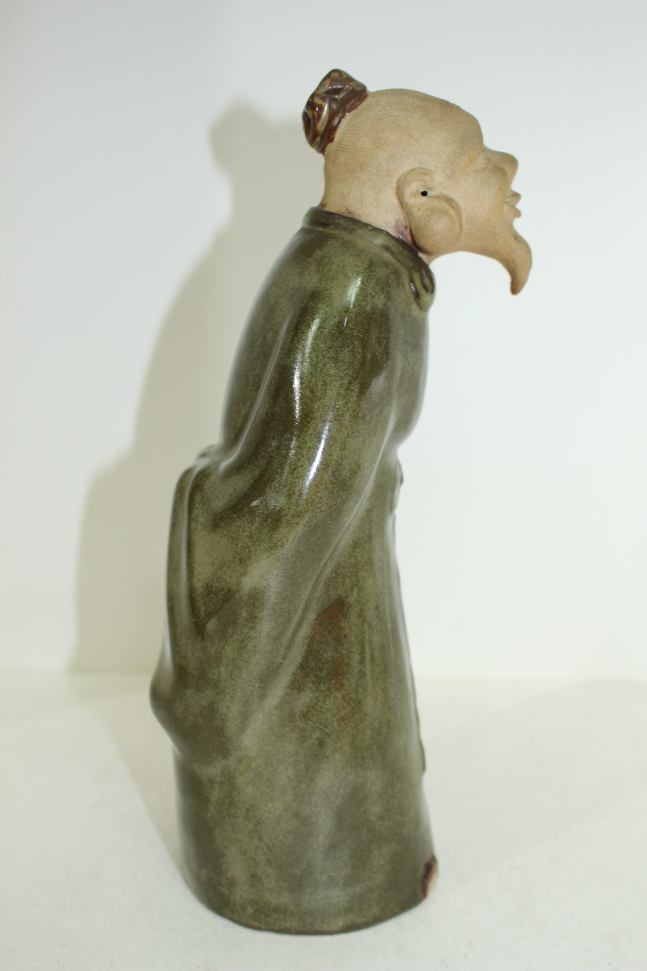 청자 노인 조각상