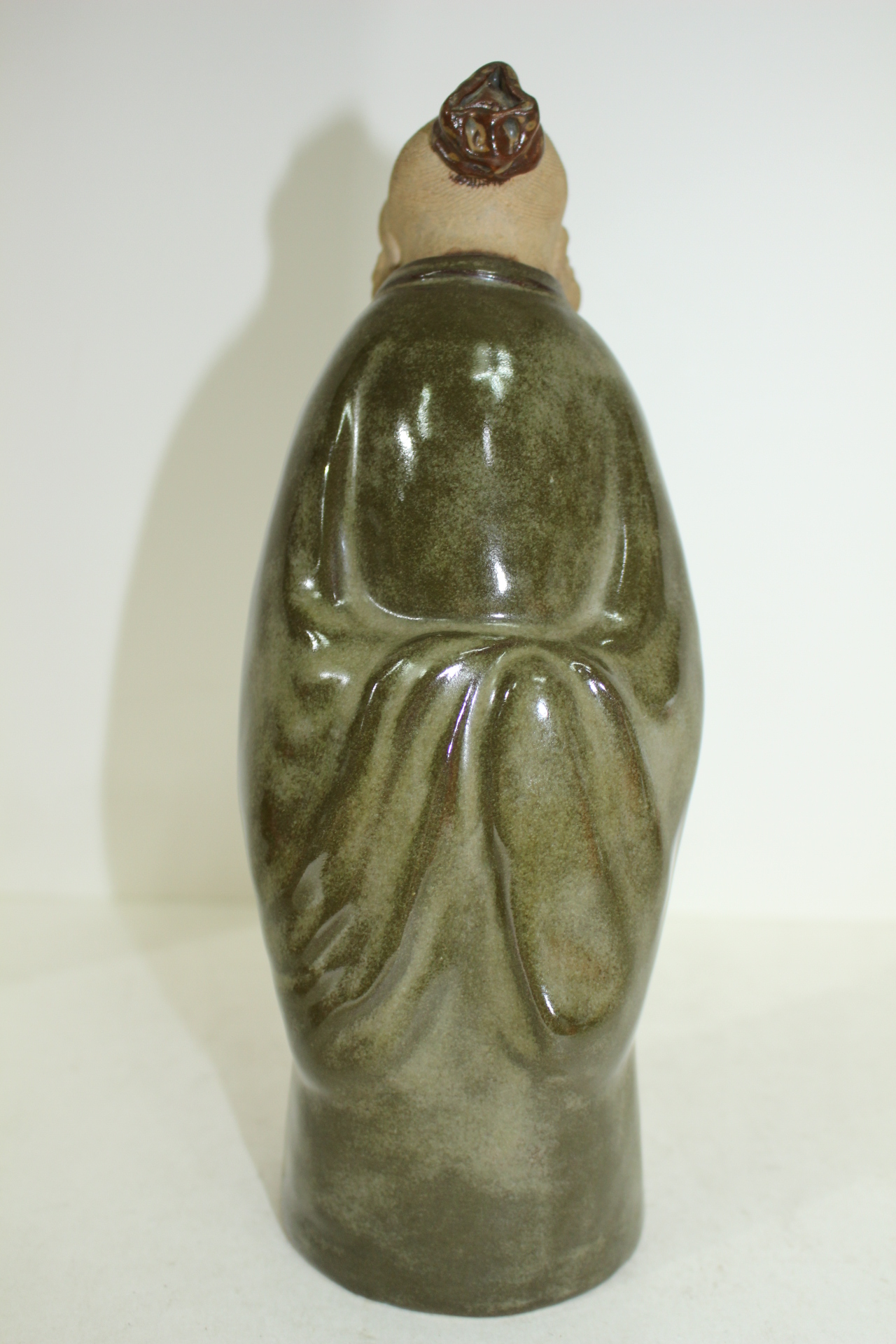 청자 노인 조각상