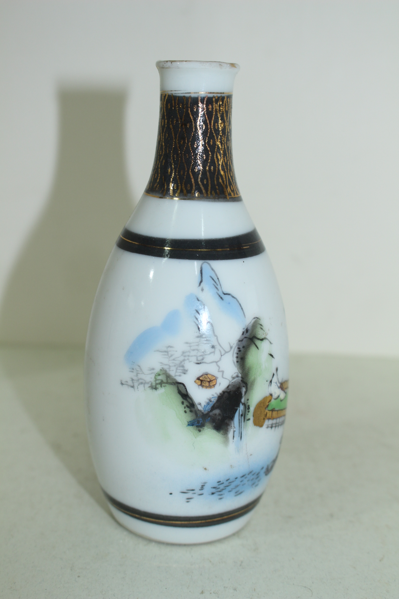 연대가좋은 구다니 철화백자 산수문 주병