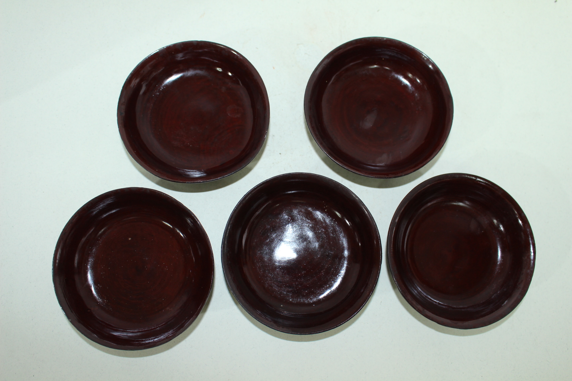 연대가좋은 나무에 칠이된 완 5점