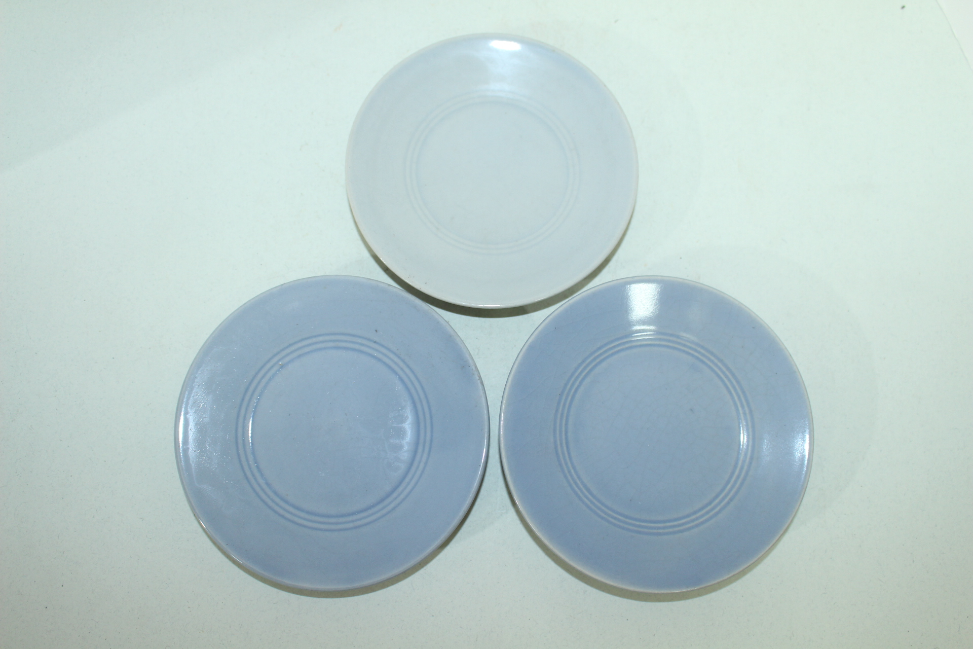 작가의 수결이 있는 청자완 3점