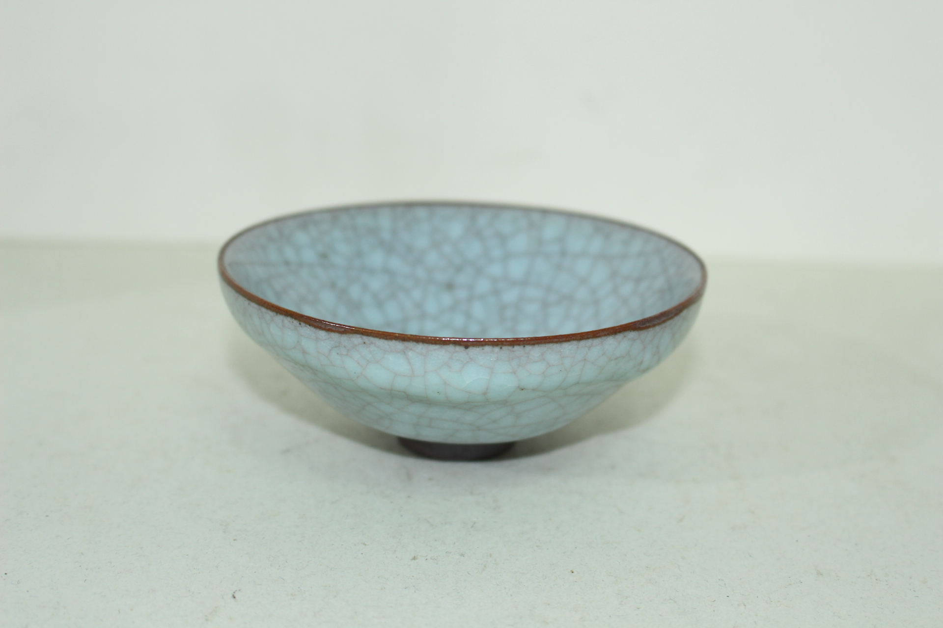 빙열이 많은 청자 자완