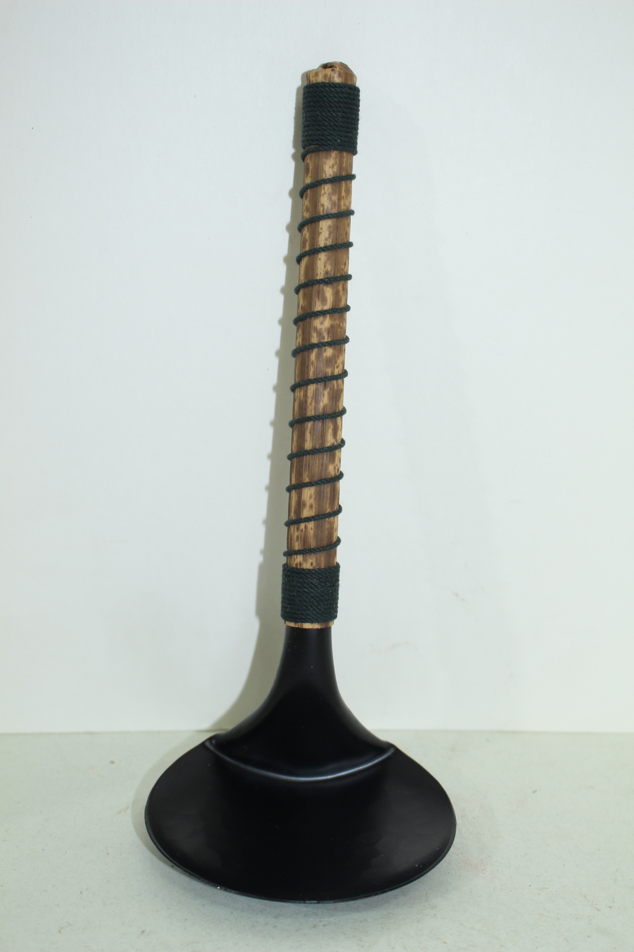 청동으로된 미사용 국자