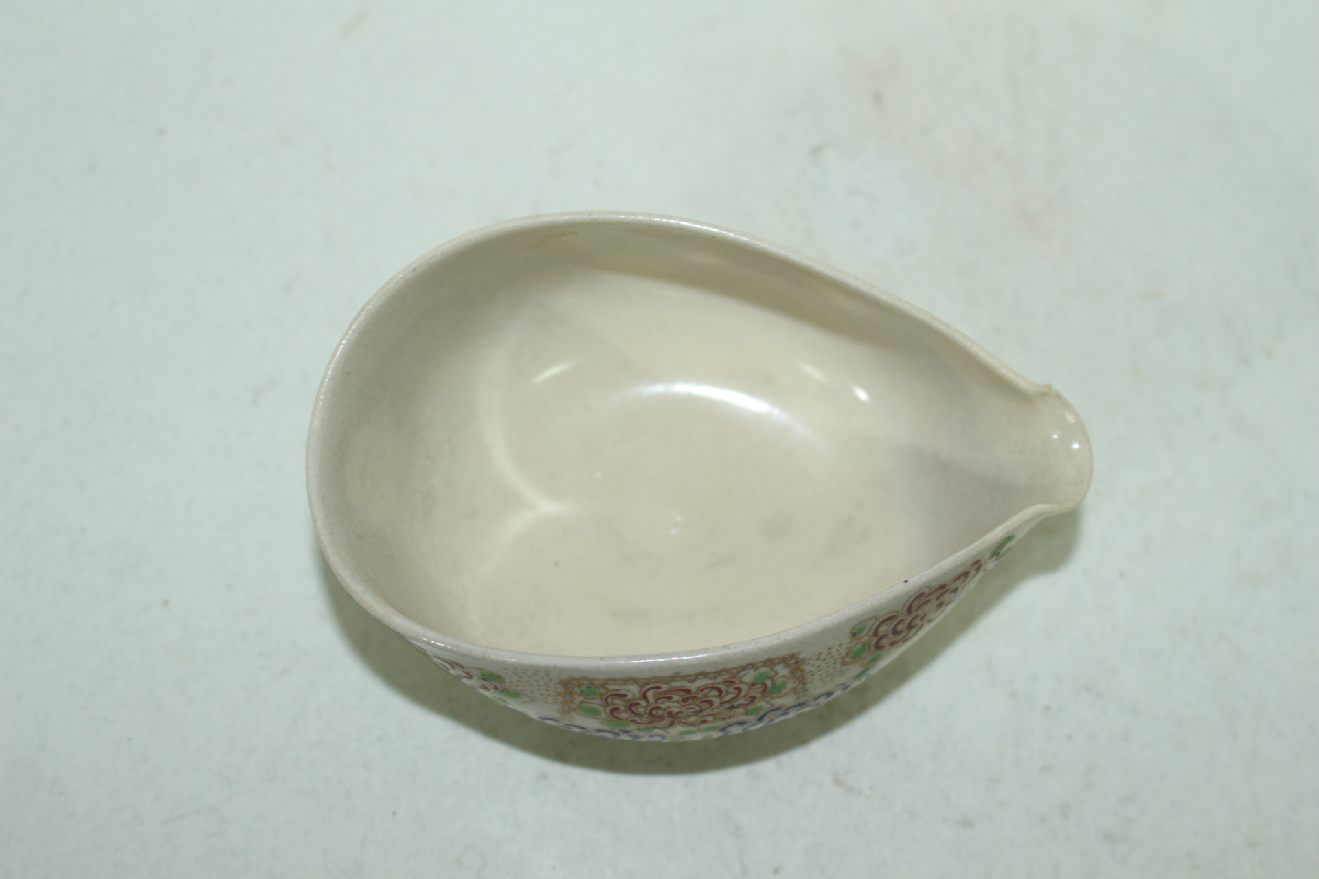 교토 청수요 분청자진사분채화문 수구