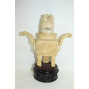 용이 조각된 상아 향로