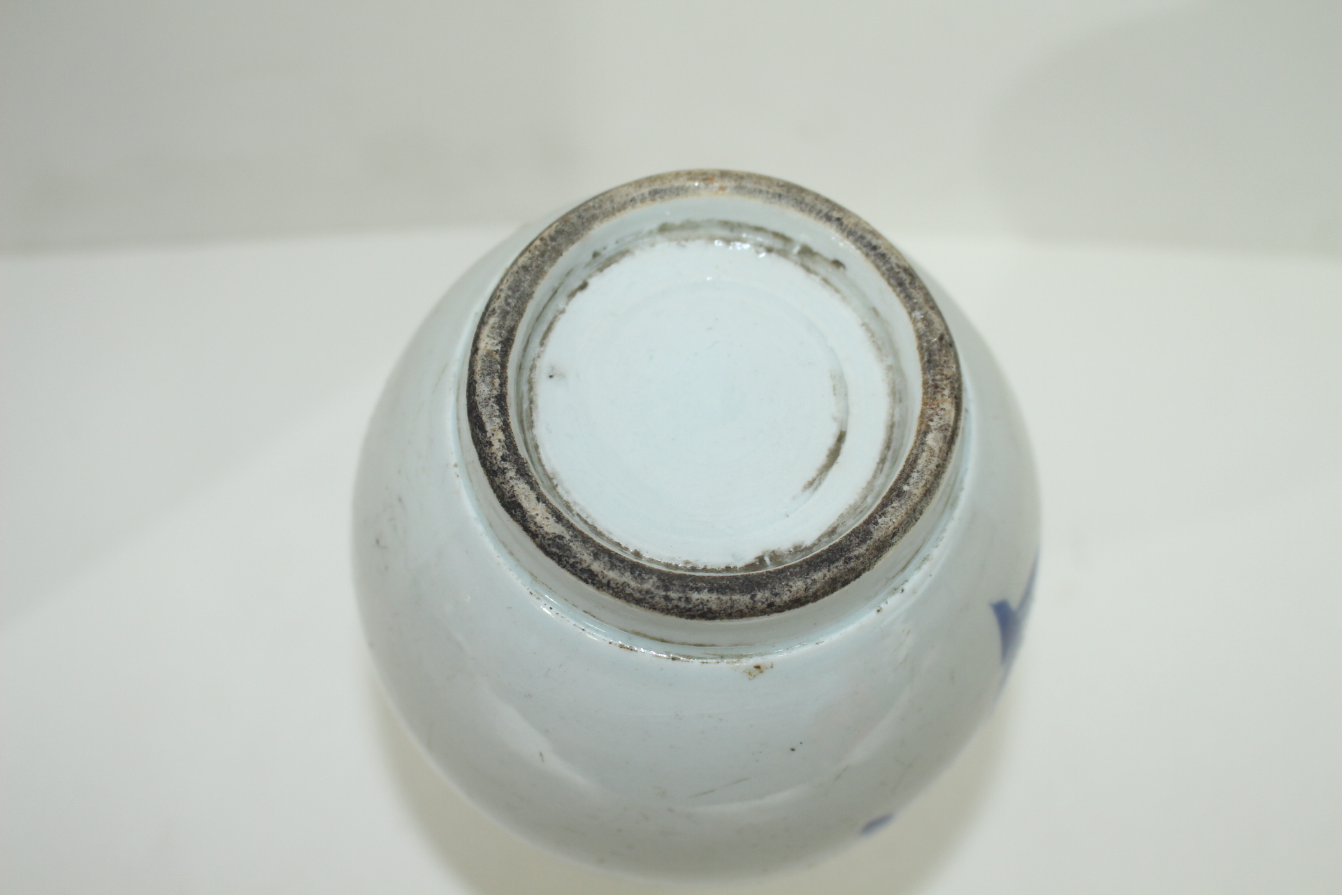 연대가좋은 청화백자 목단주병