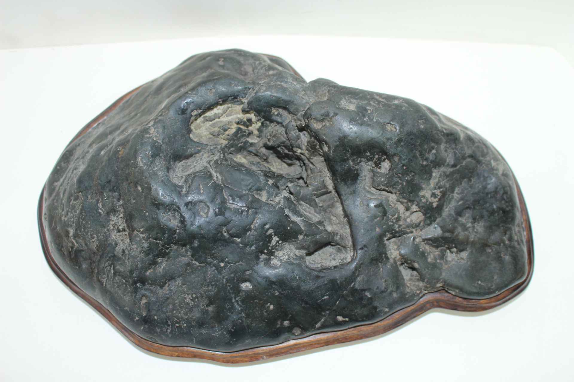 검은오석 봉우리산수 수석