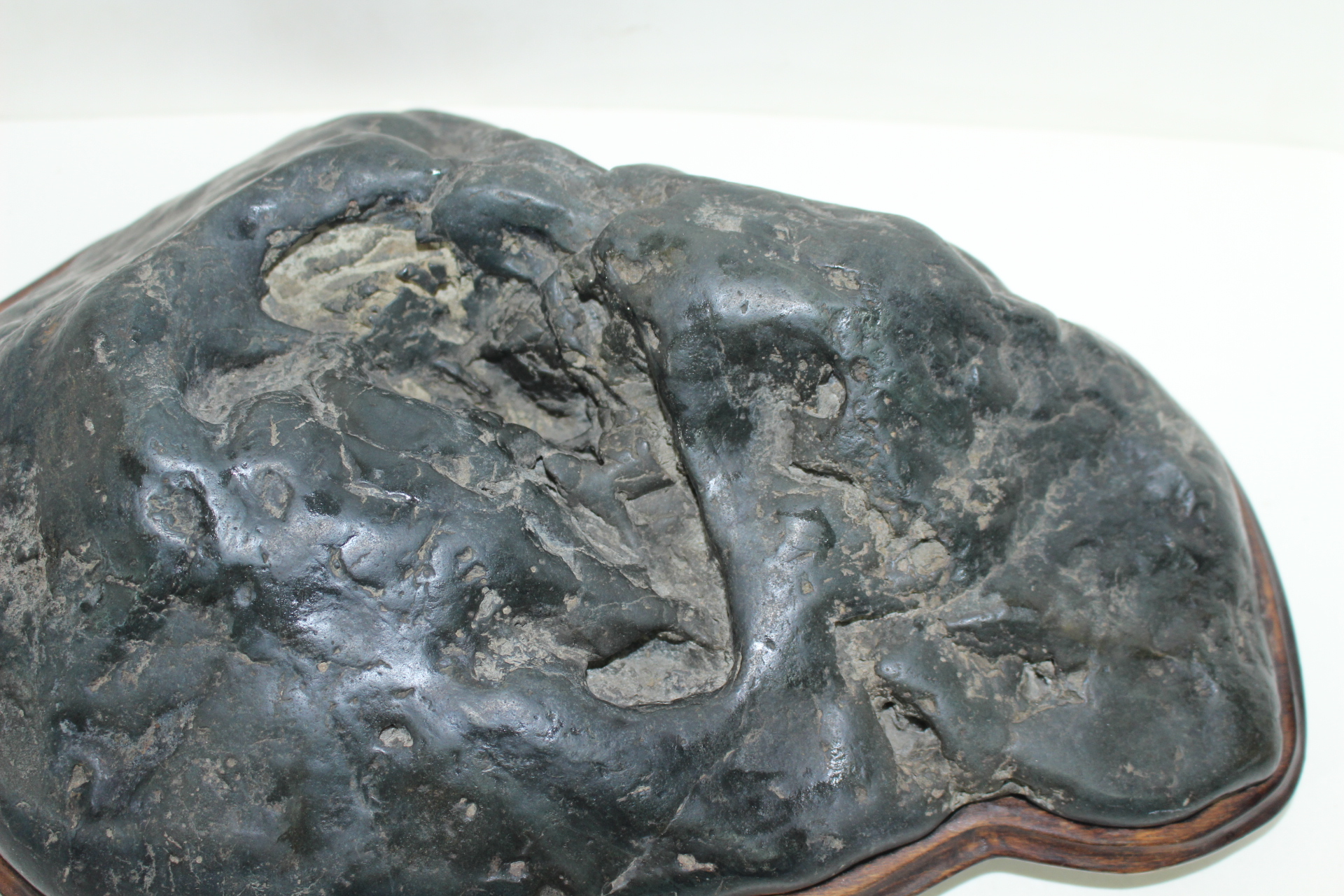 검은오석 봉우리산수 수석