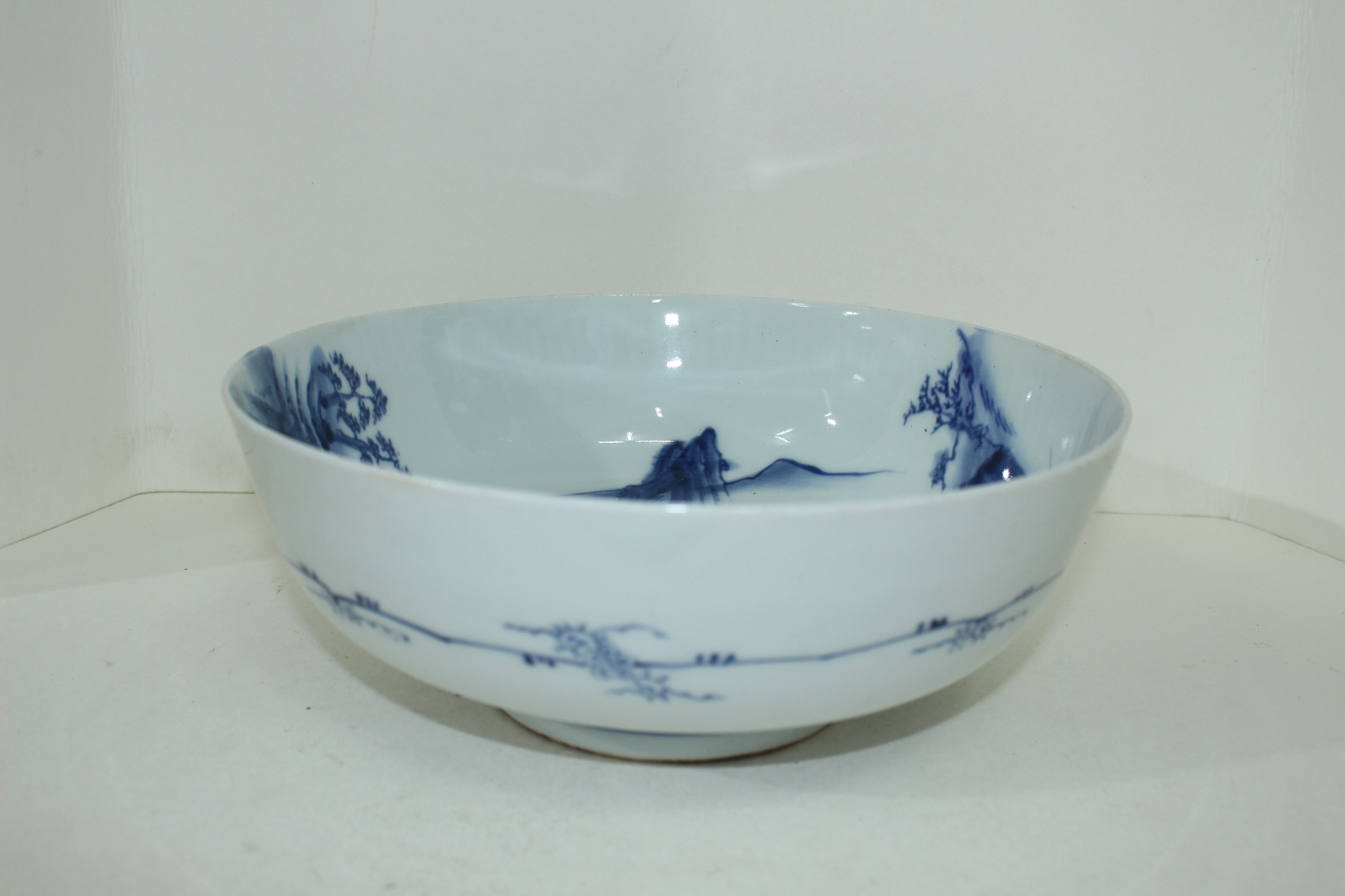 100년이상된 청화백자 산수문 대완