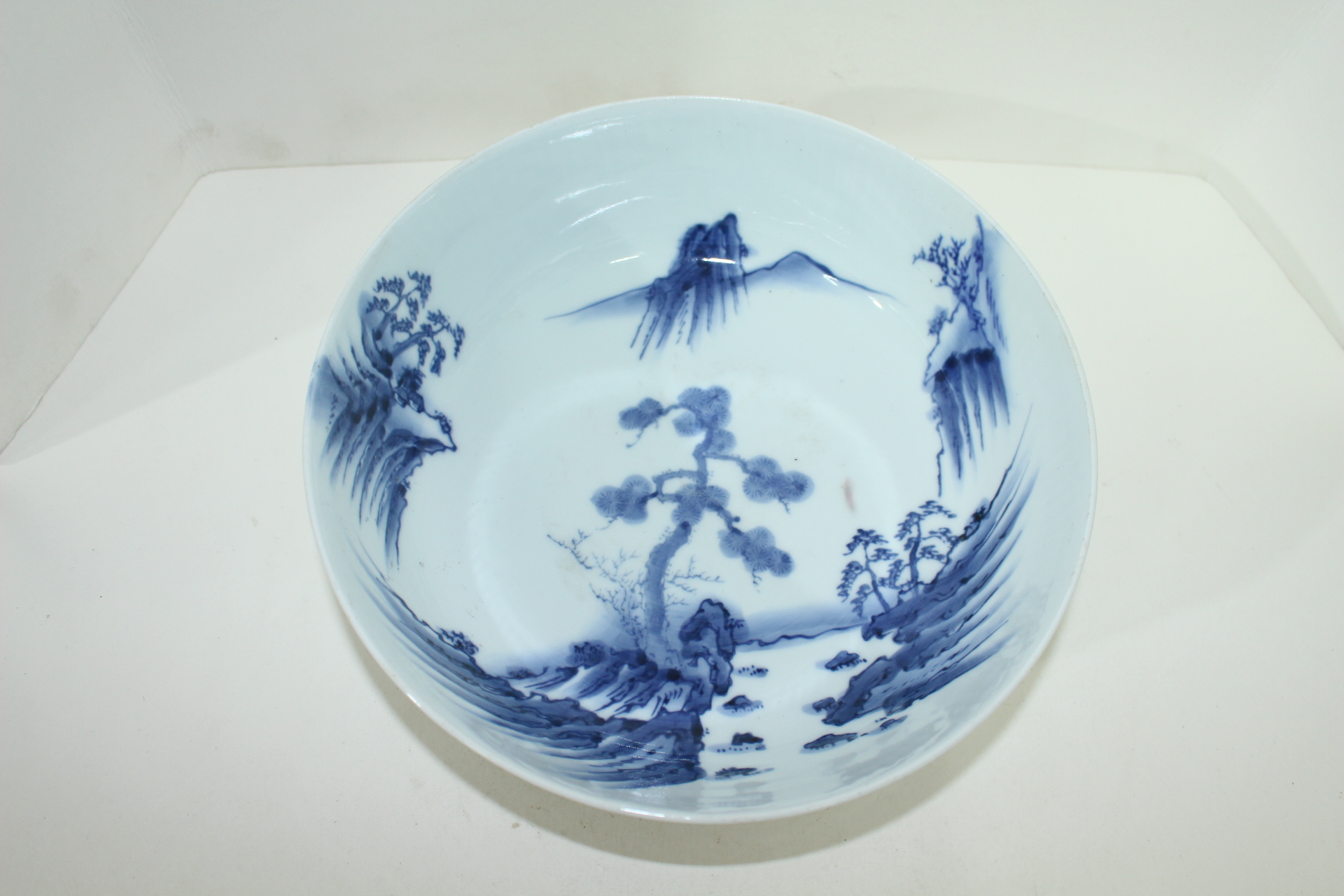 100년이상된 청화백자 산수문 대완