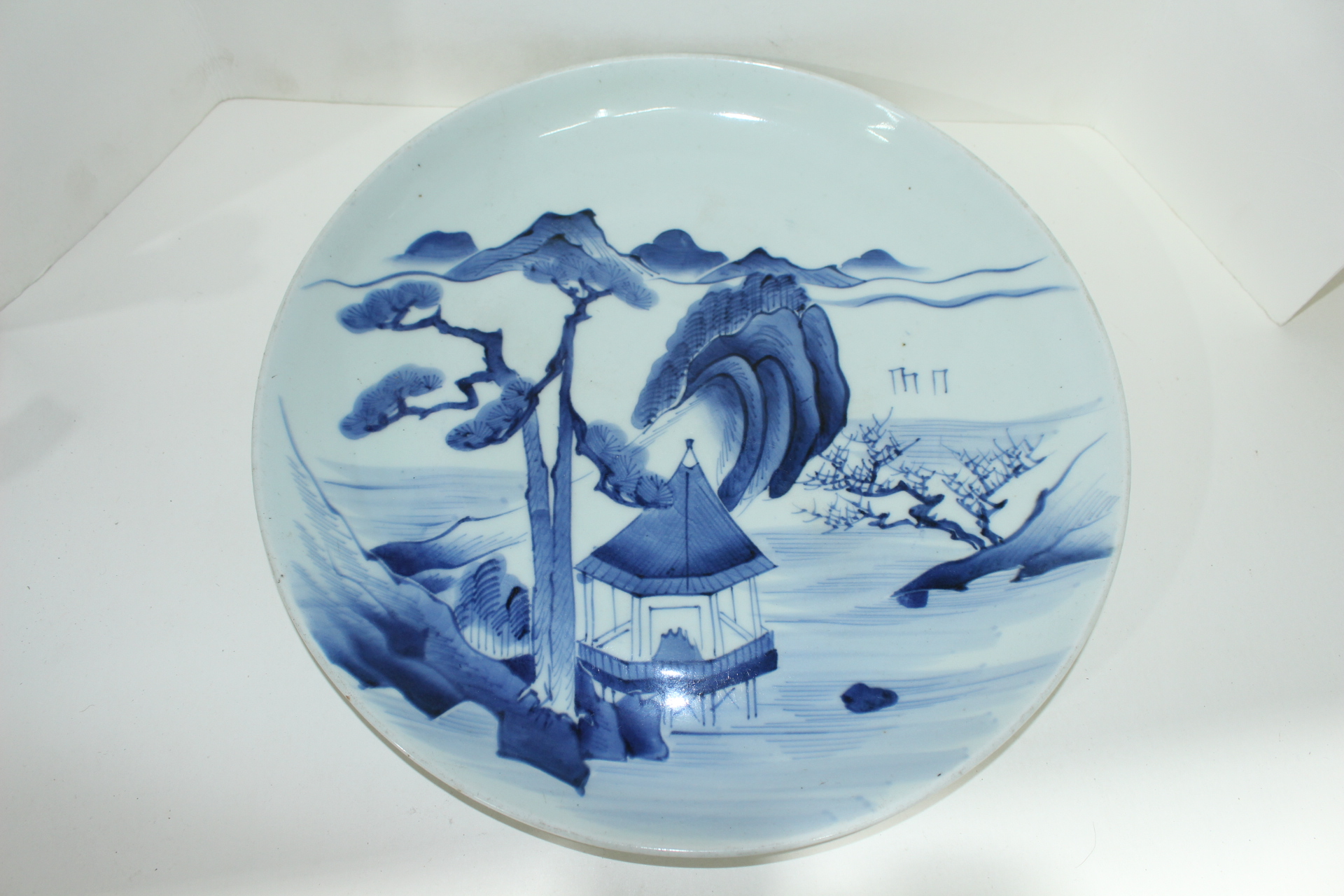 100년이상된 청화백자 노송산수문 대완