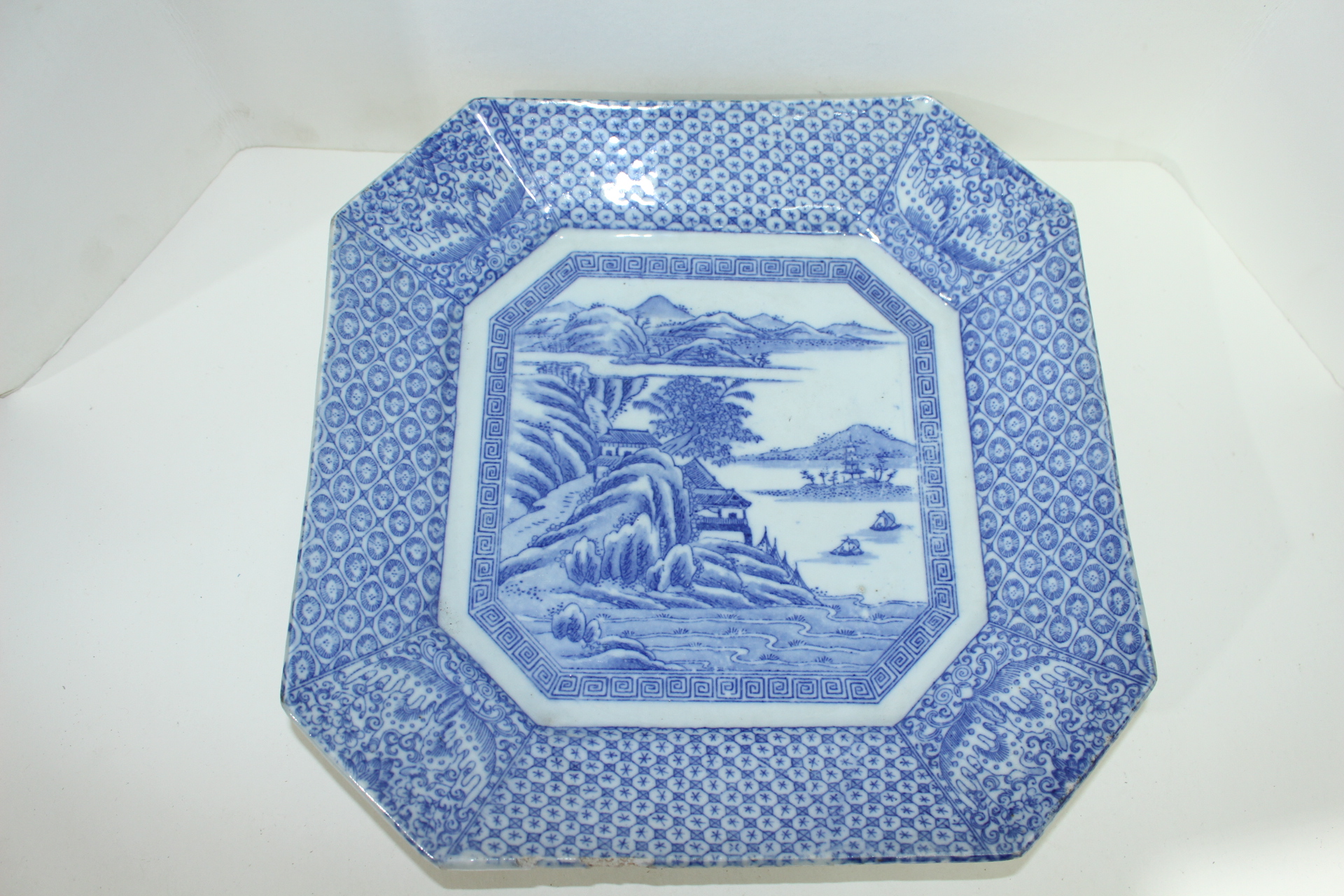 연대가좋은 청화백자 산수문 사각대완