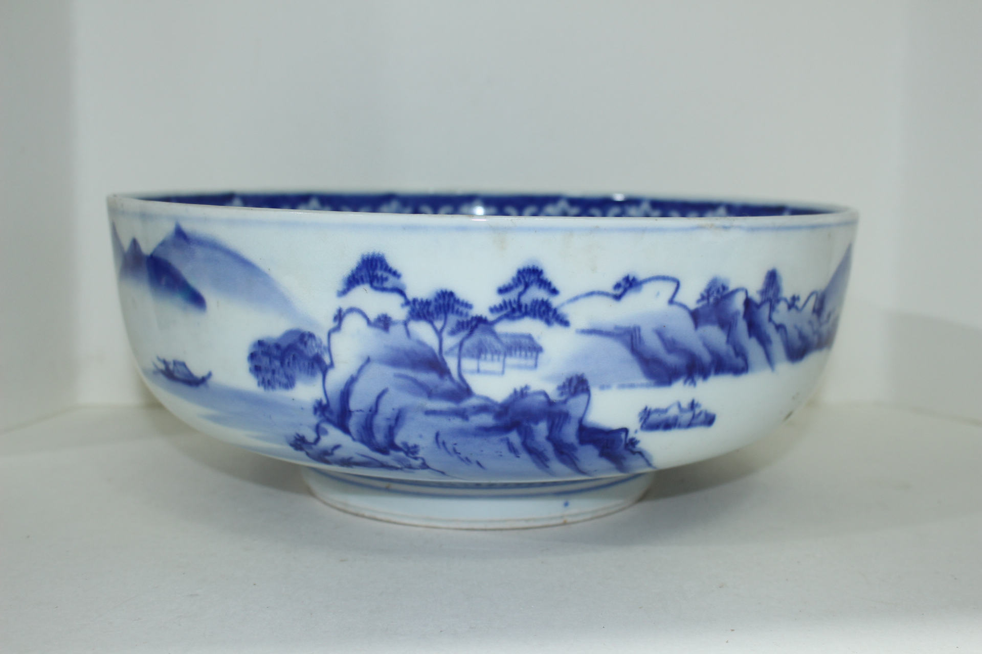 100년이상된 청화백자 산수문 대완