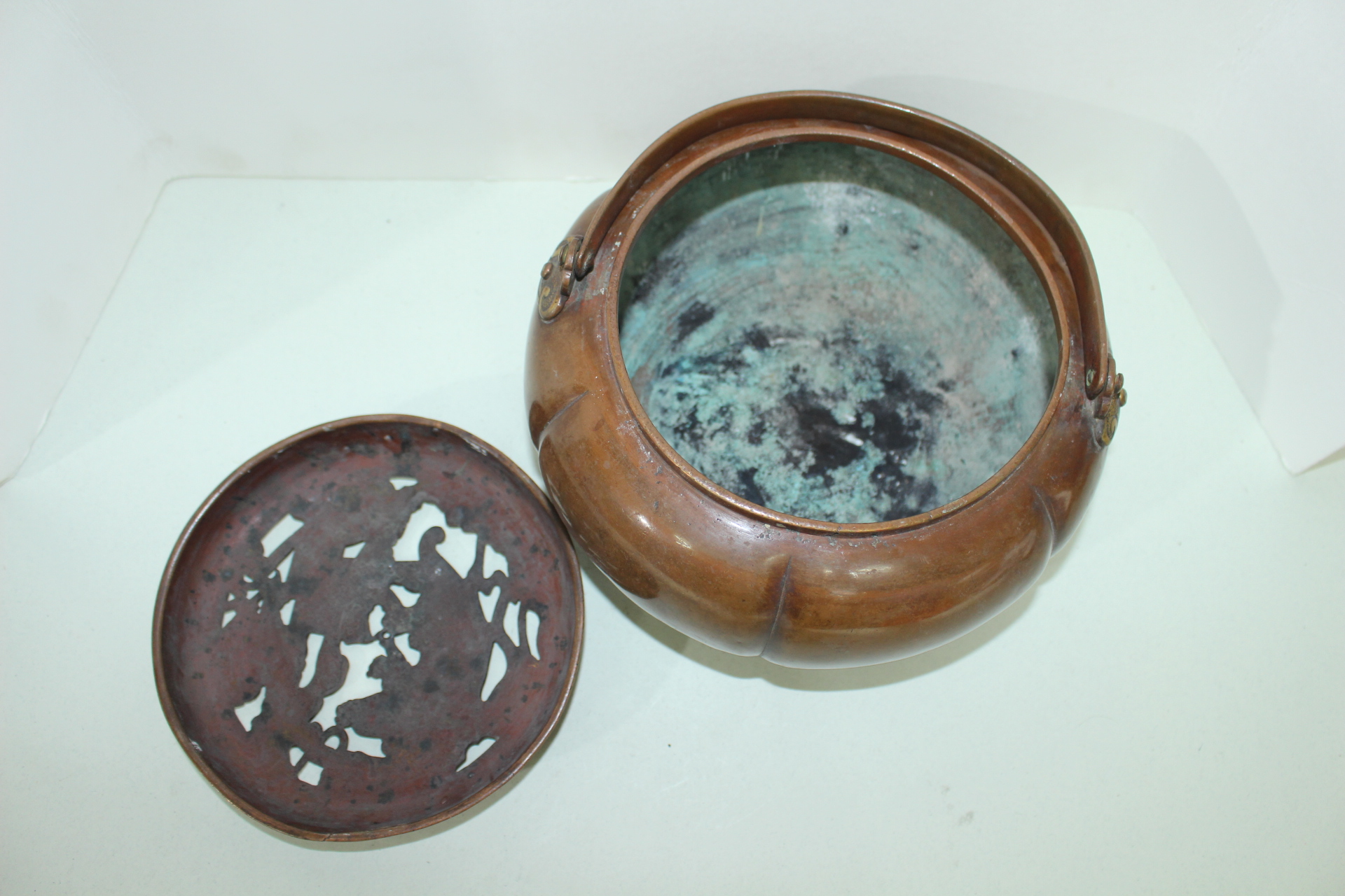 연대가좋은 청동으로된 대형크기의 향로