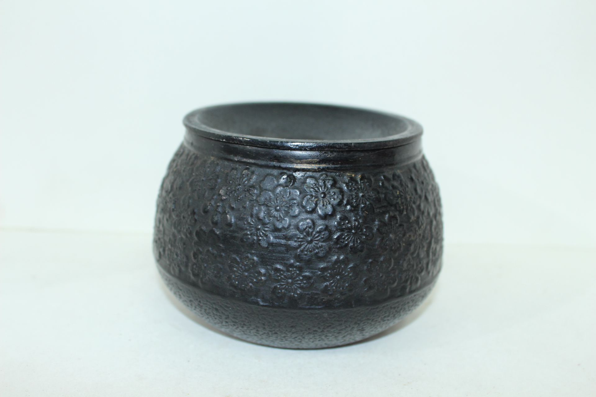 남부철기 무쇠에 화문조각된 퇴수기