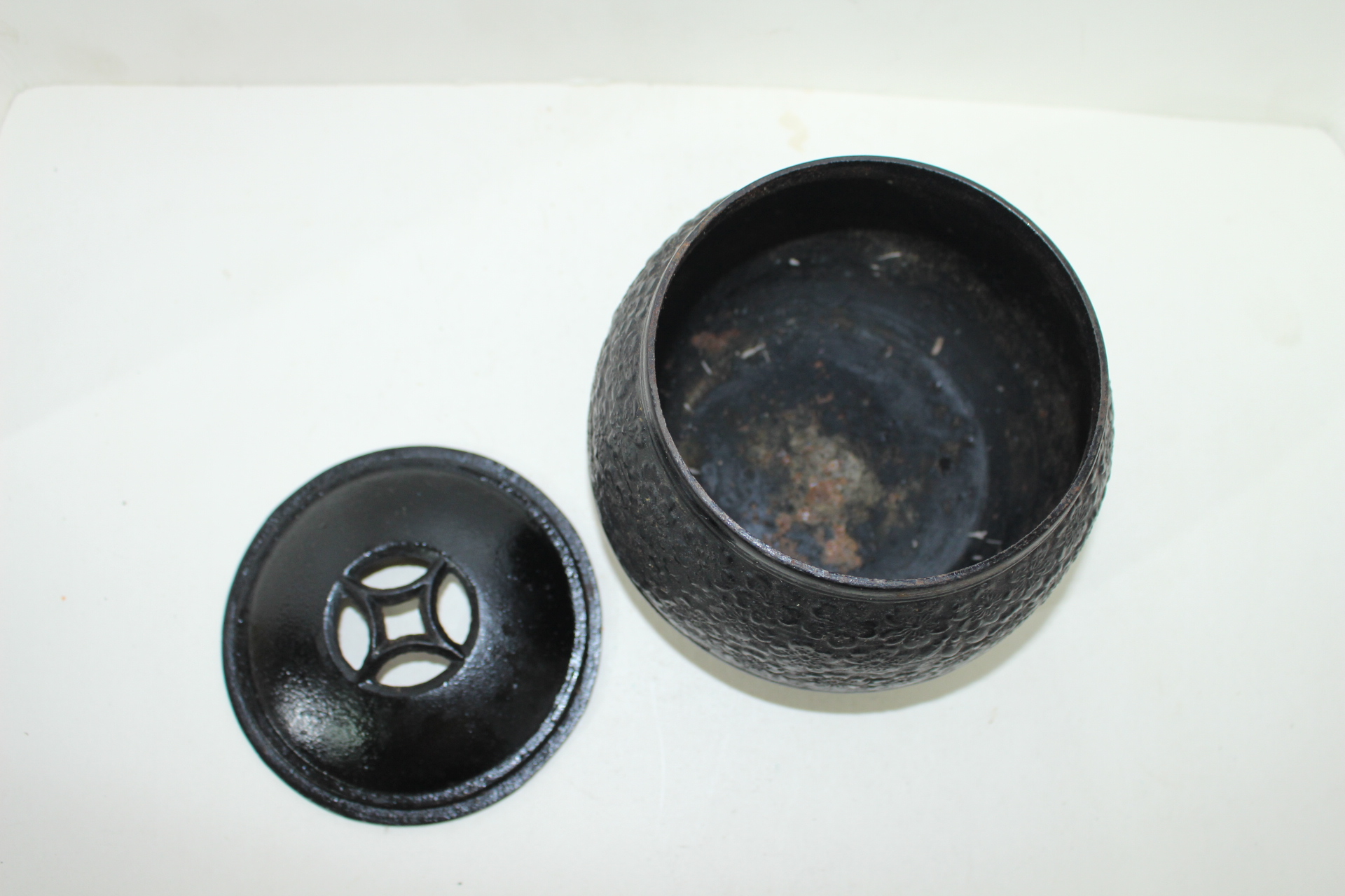 남부철기 무쇠에 화문조각된 퇴수기