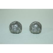 금속재질에 내부에 자석이 들어있는 호두모양 노리개