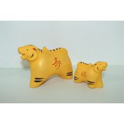 토기재질의 도자기로된 호랑이 조각상 2점