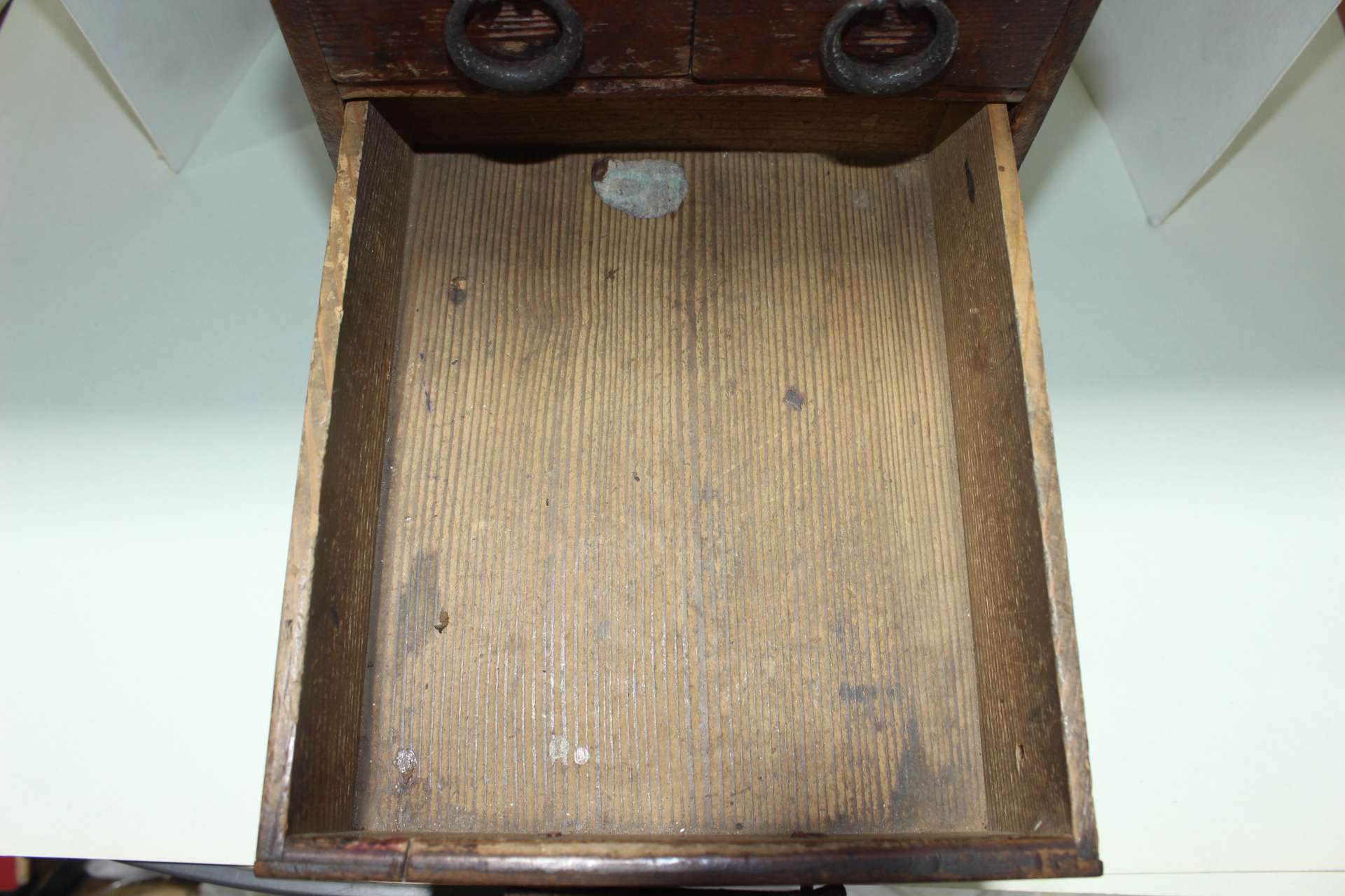 연대와 땟물이 좋은 소나무 삼단 서랍장