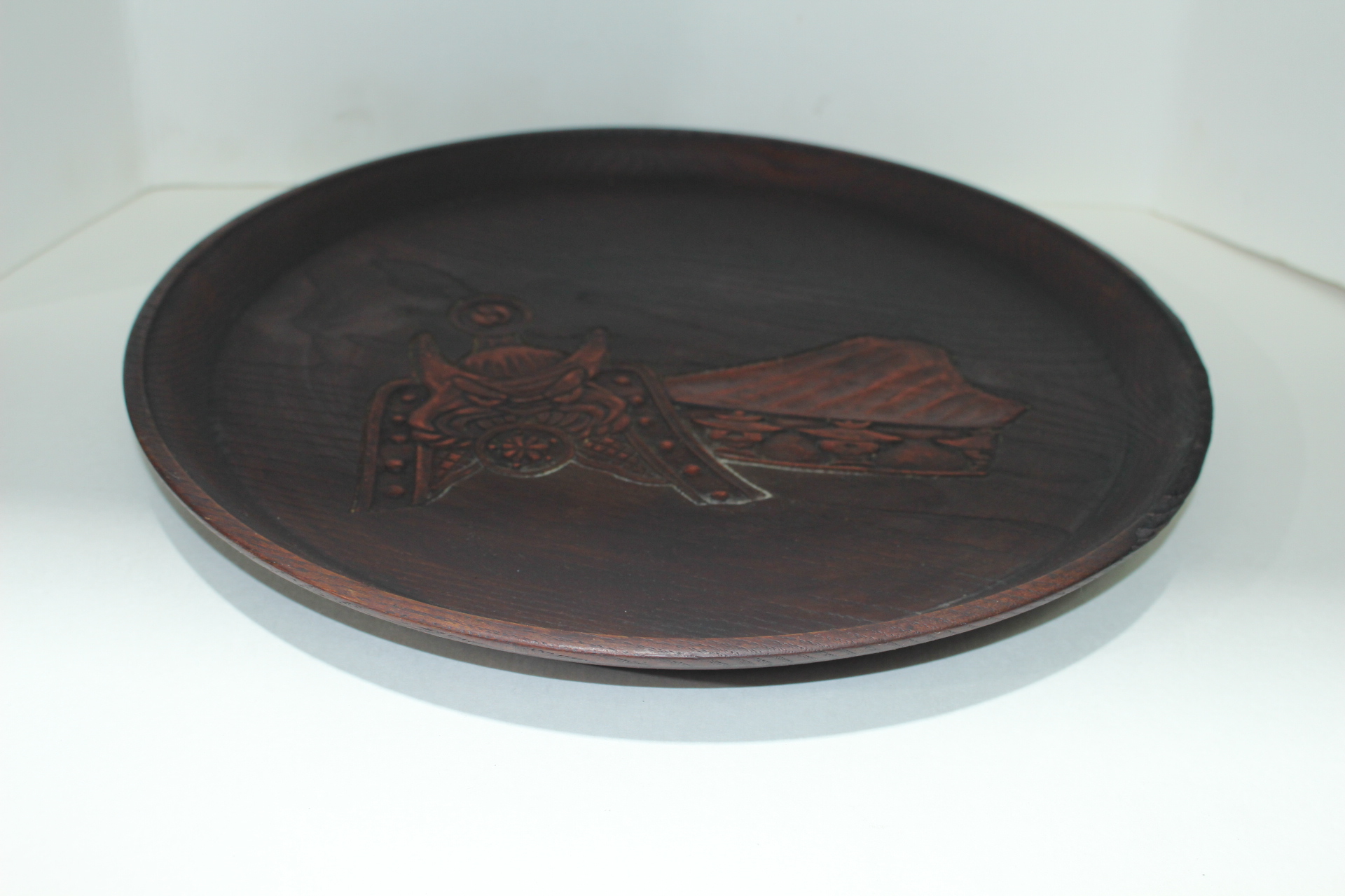 연대좋은 원목나무에 조각된 대형차반