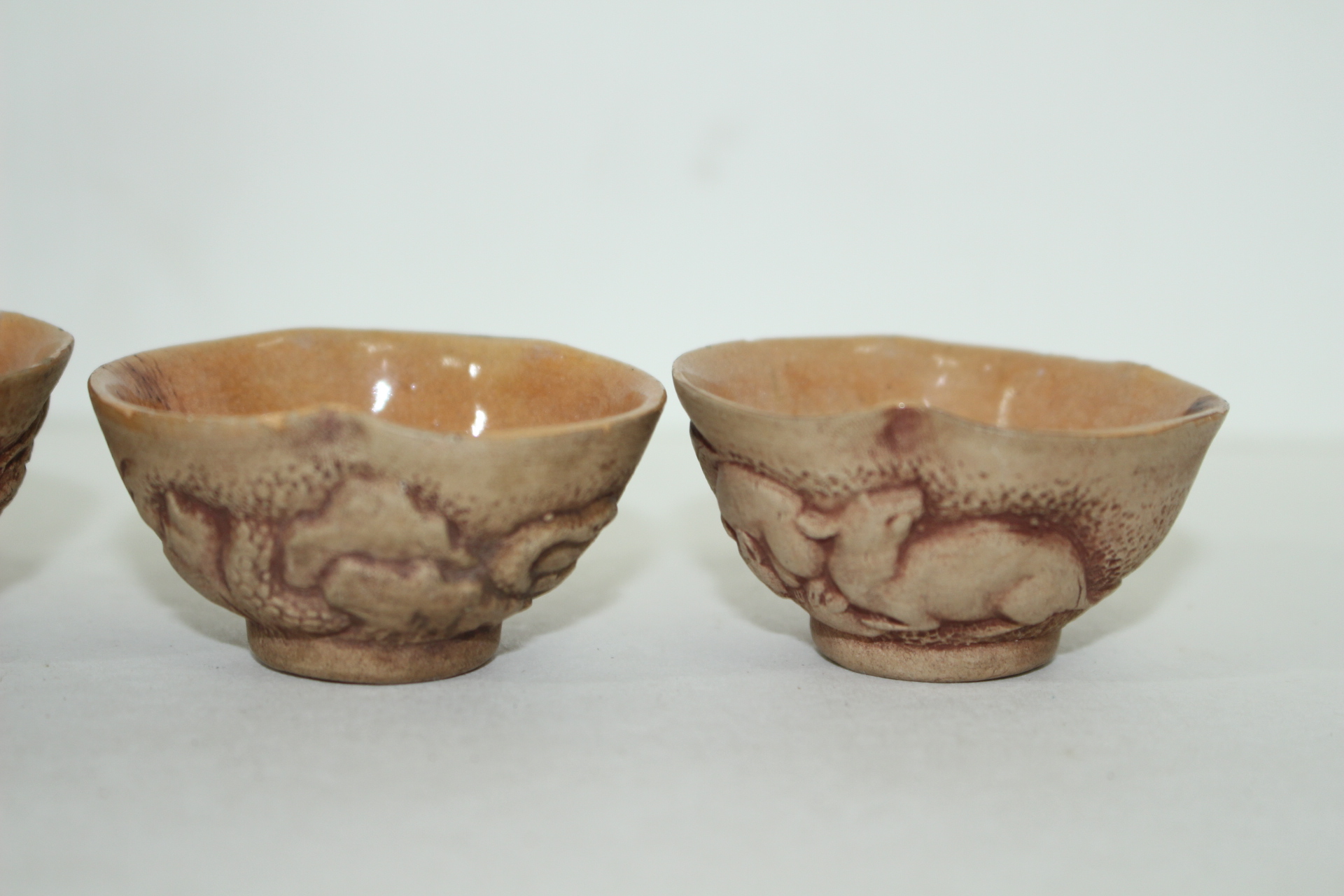 연대가좋은 분청자양각동물문 잔 4점