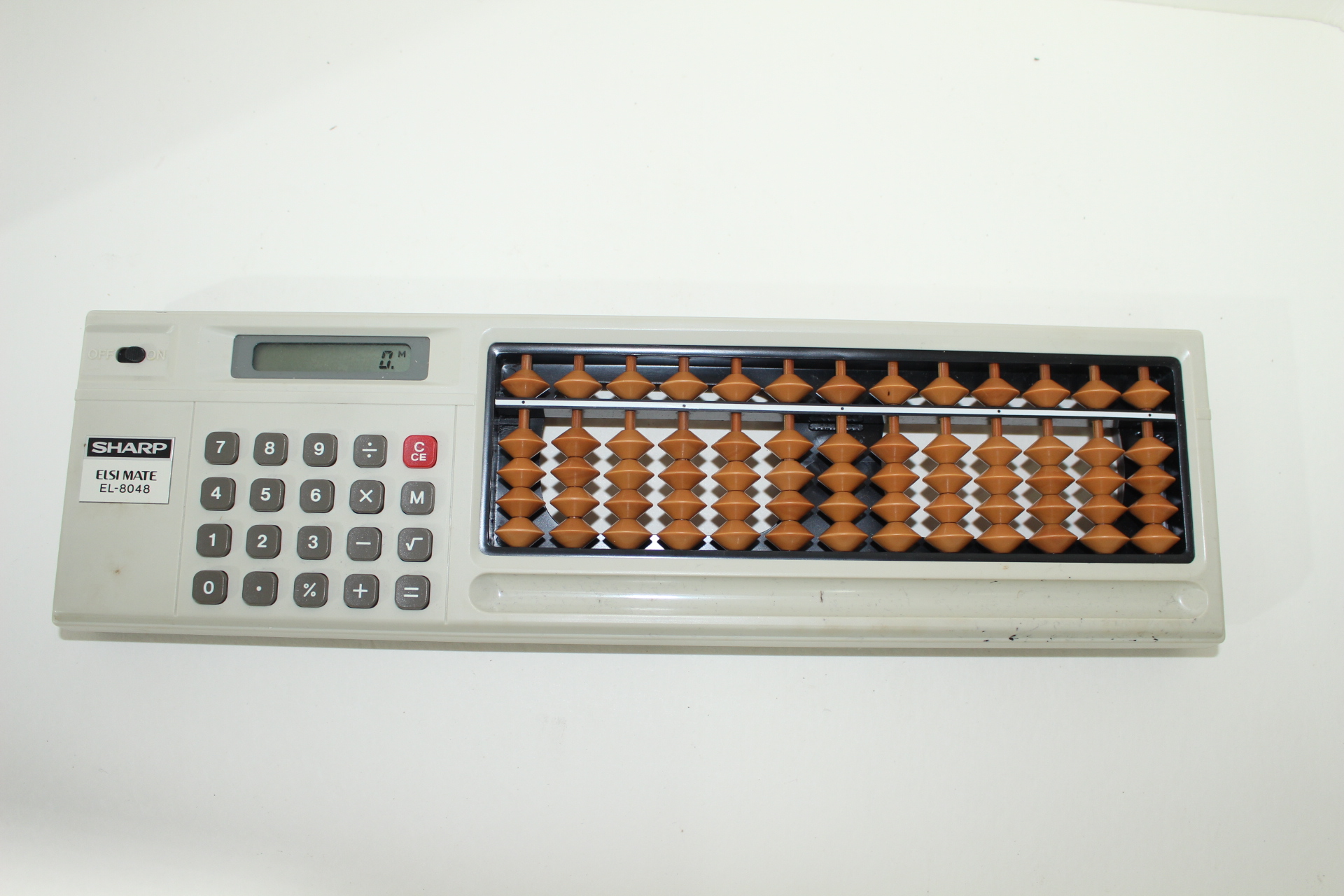 근대사 초창기샤프 일체형 계산기와 주판