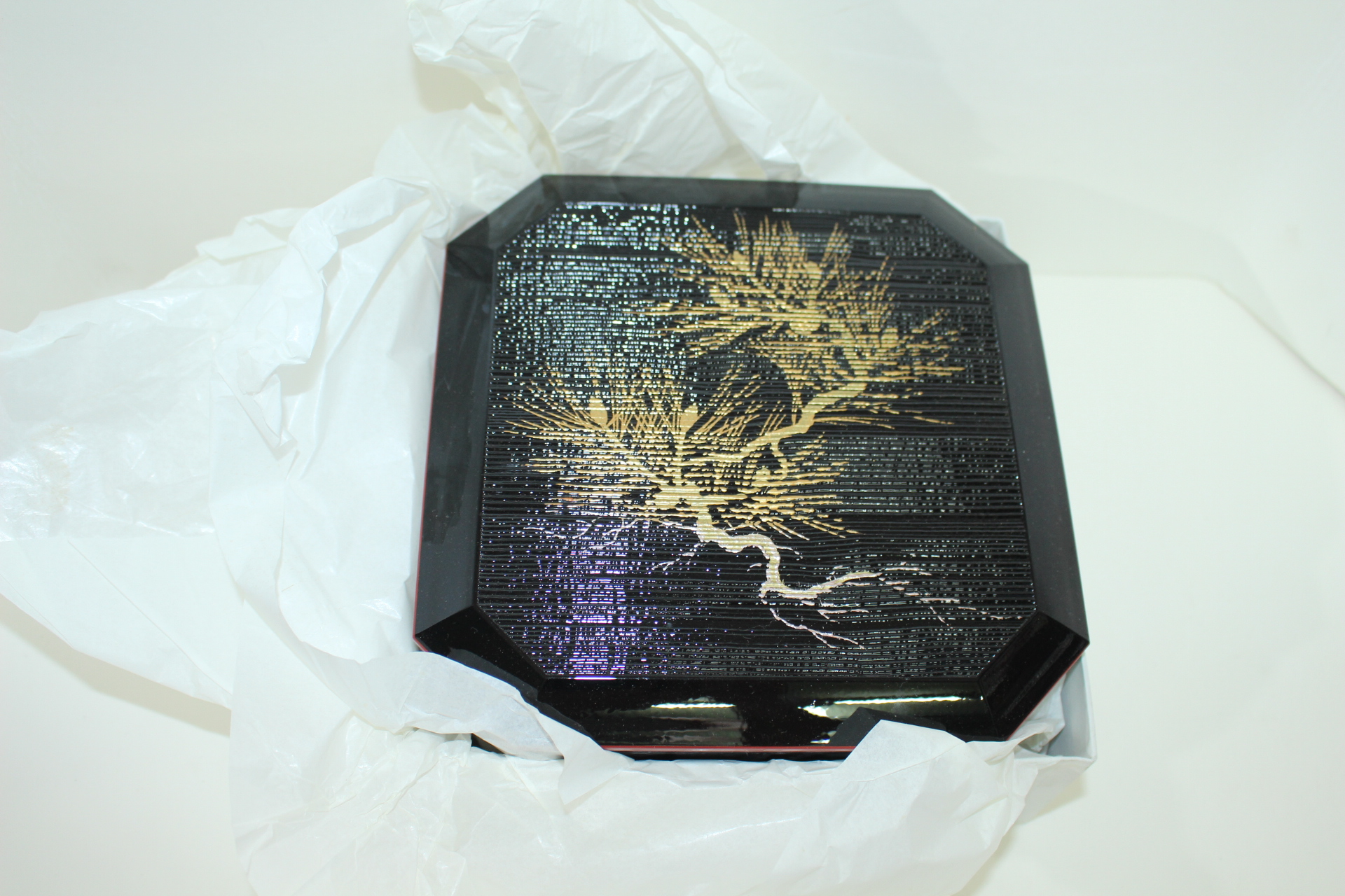 미사용 칠기 금채화문 사각합