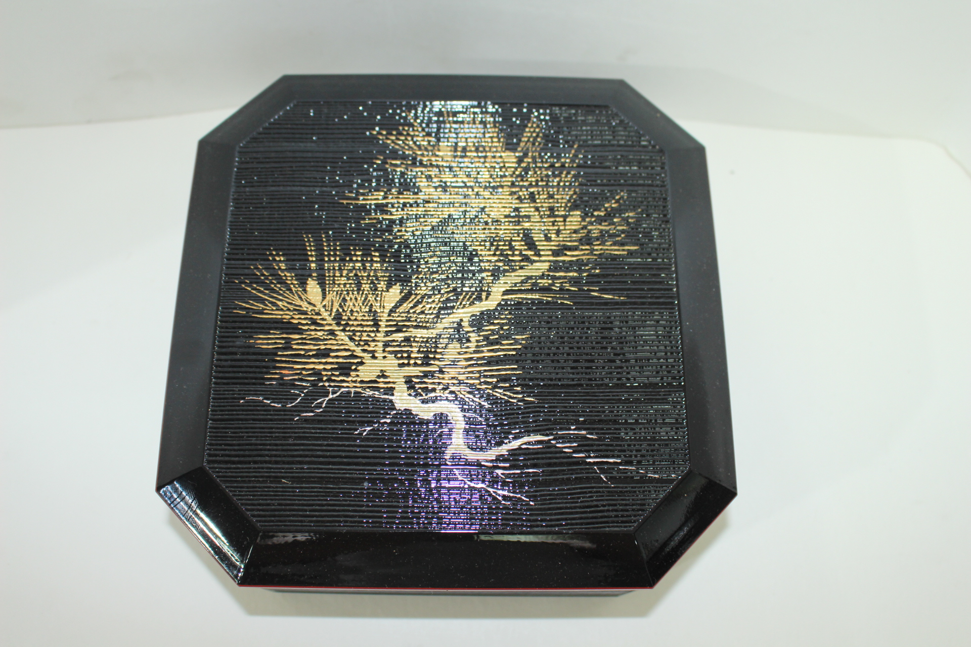 미사용 칠기 금채화문 사각합