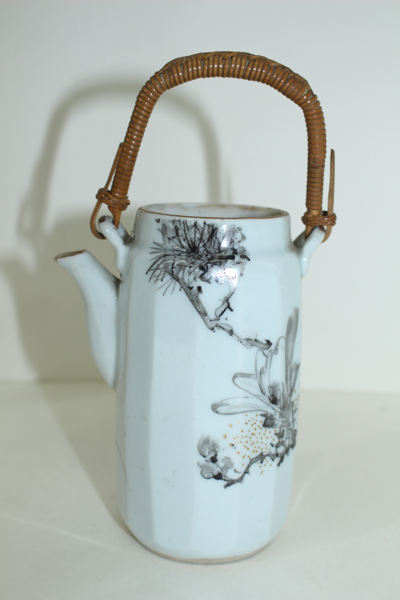 연대가좋은 철화백자화문 주자