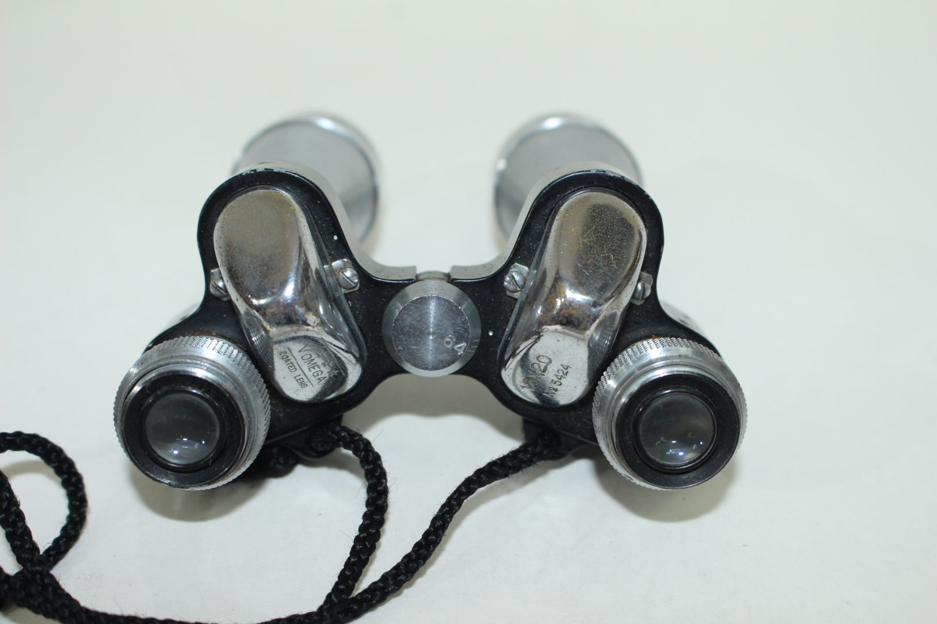 묵직하고 연대좋은 12*20배율 망원경