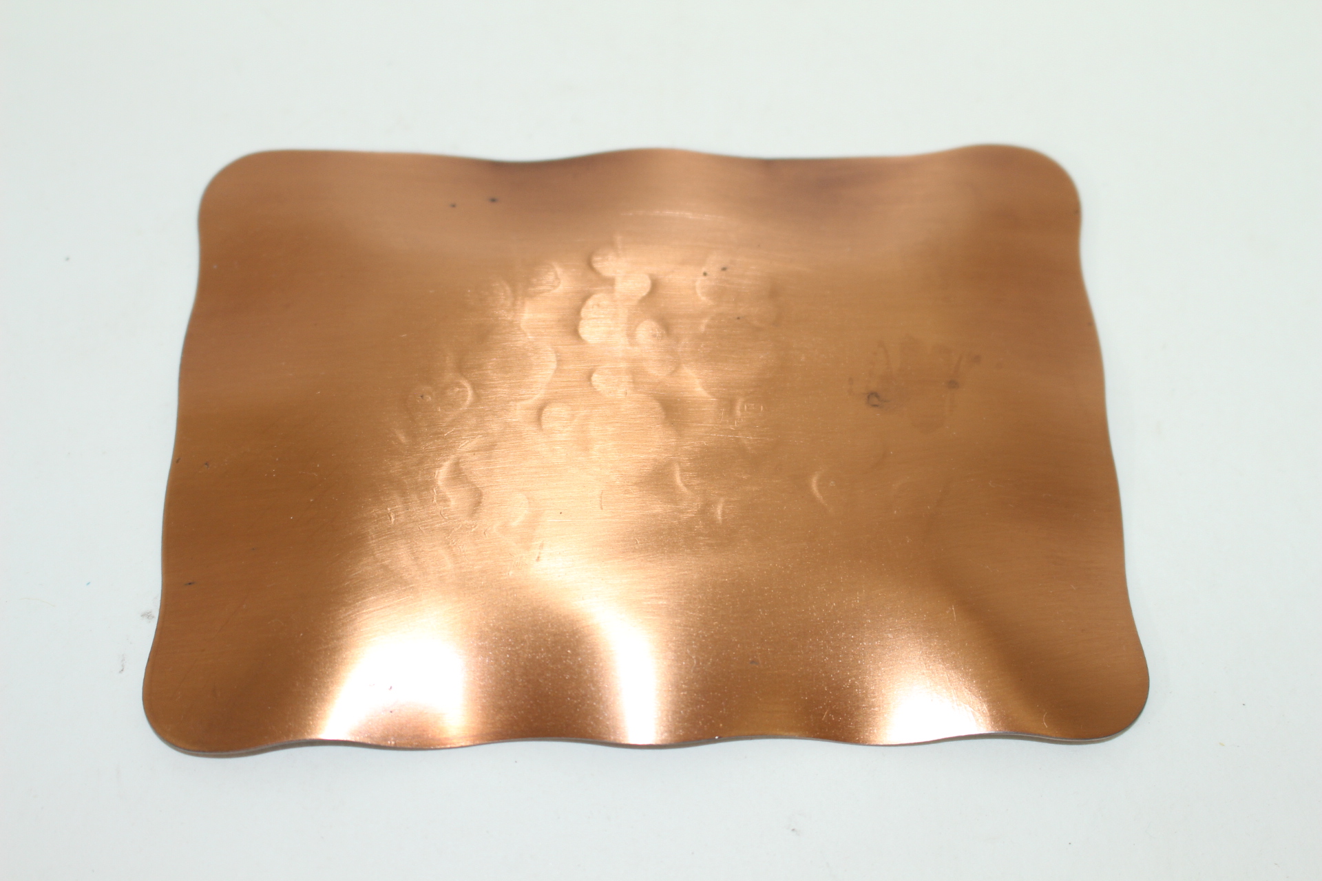 무게감이 있는 화문이 조각된 차탁 5점셋트